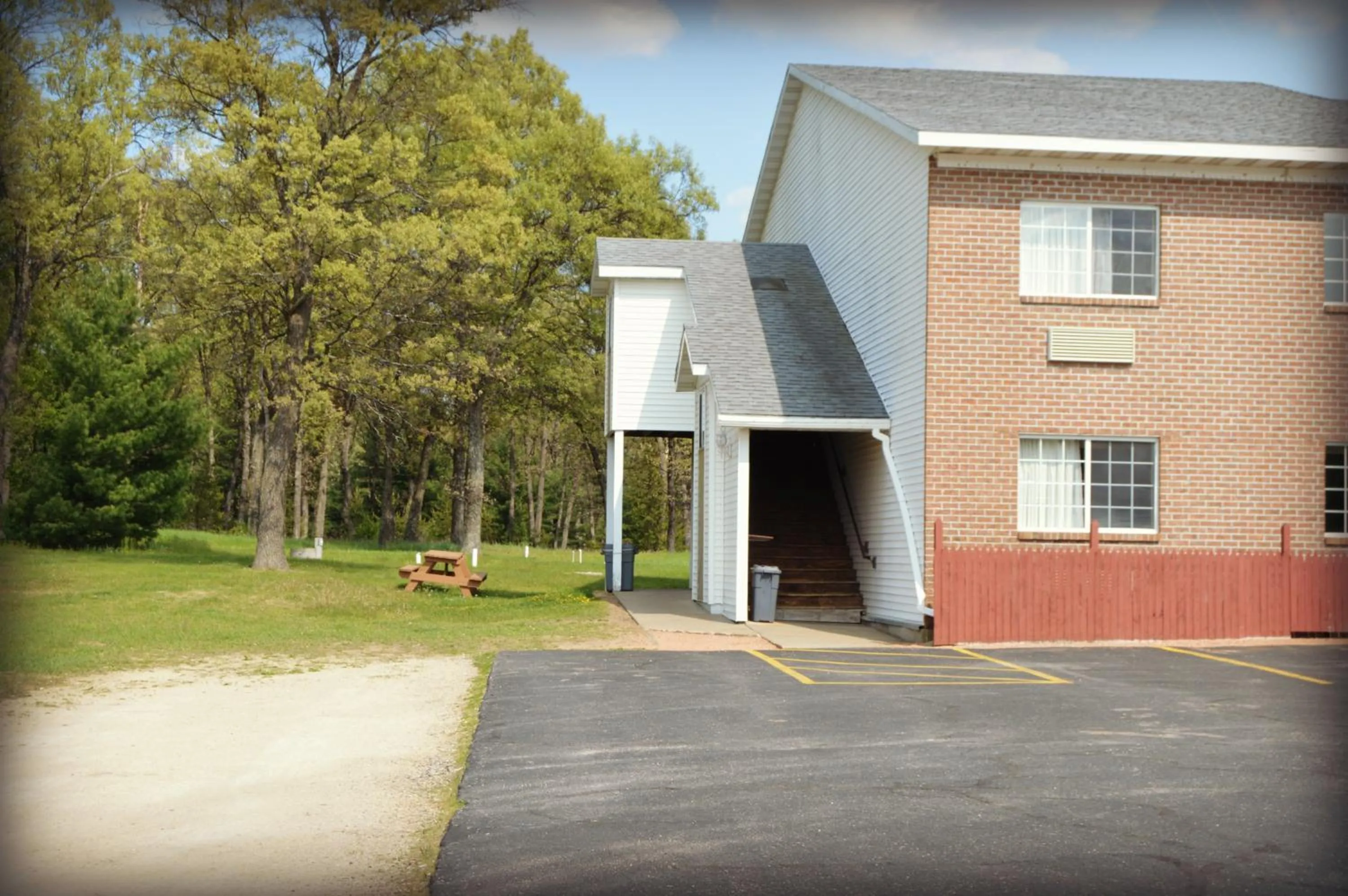 Area and facilities in Adams Inn and Suites