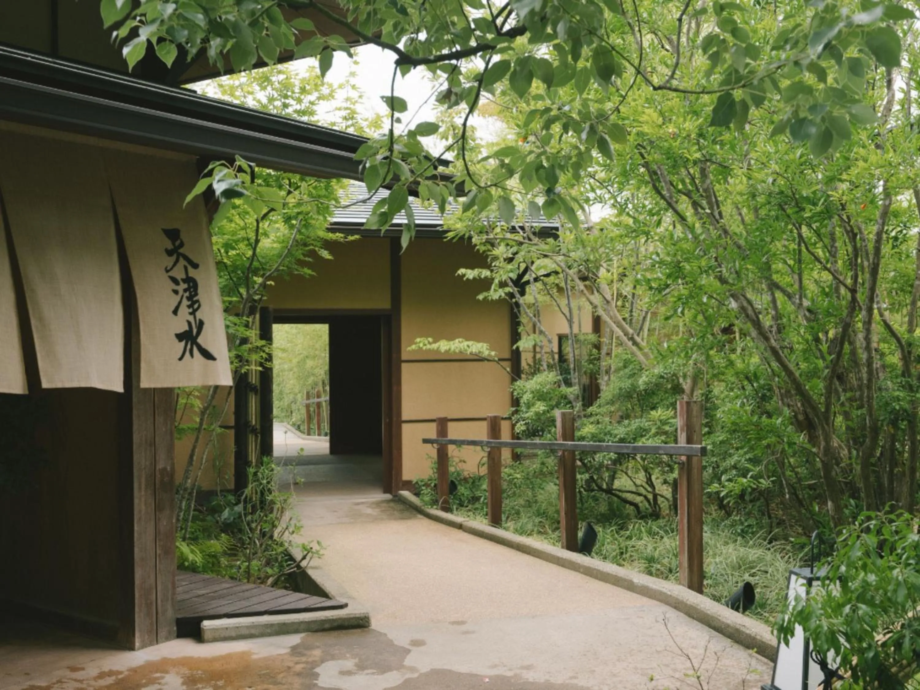 Restaurant/places to eat in Ujosouan