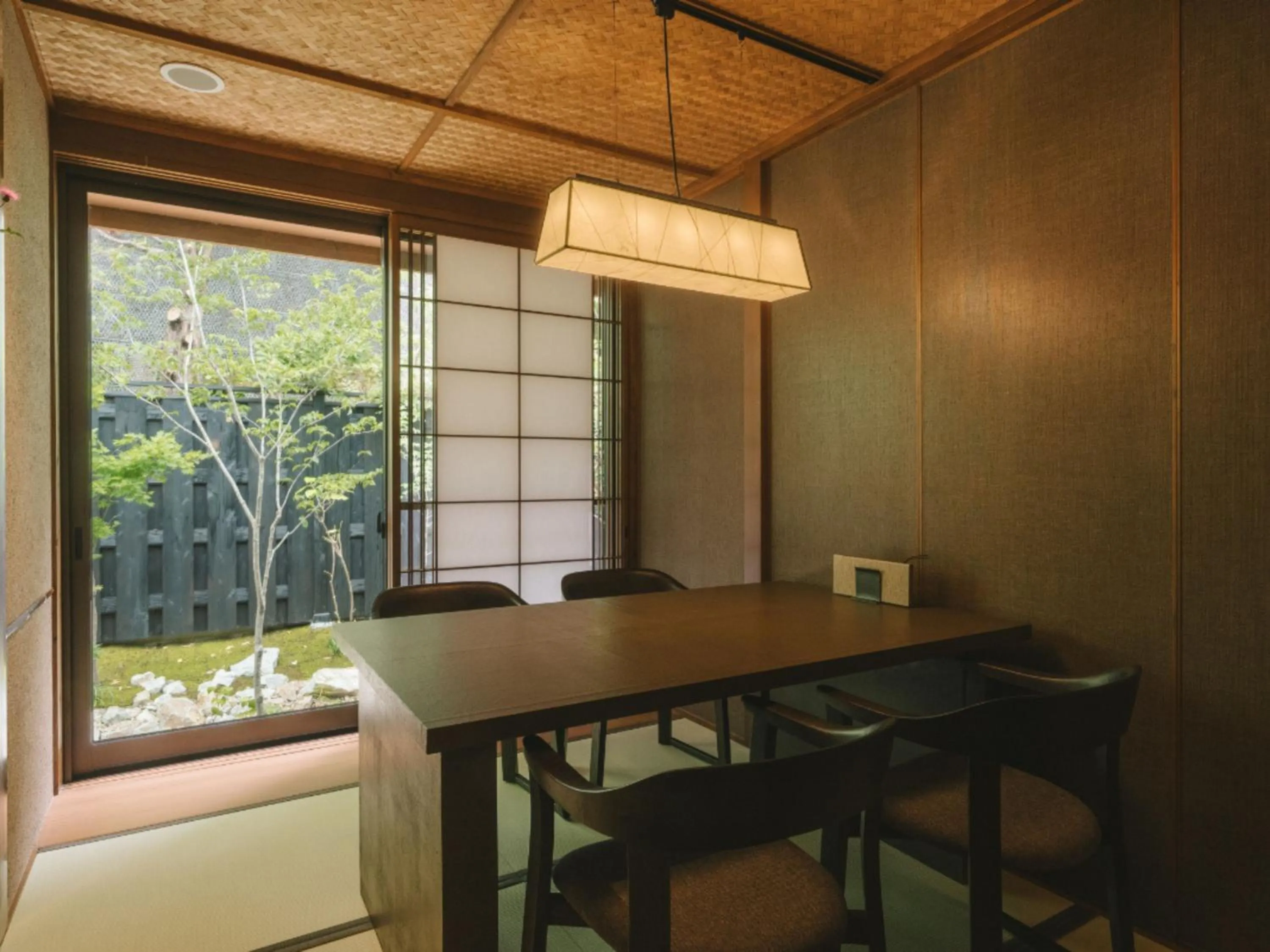 Restaurant/places to eat in Ujosouan