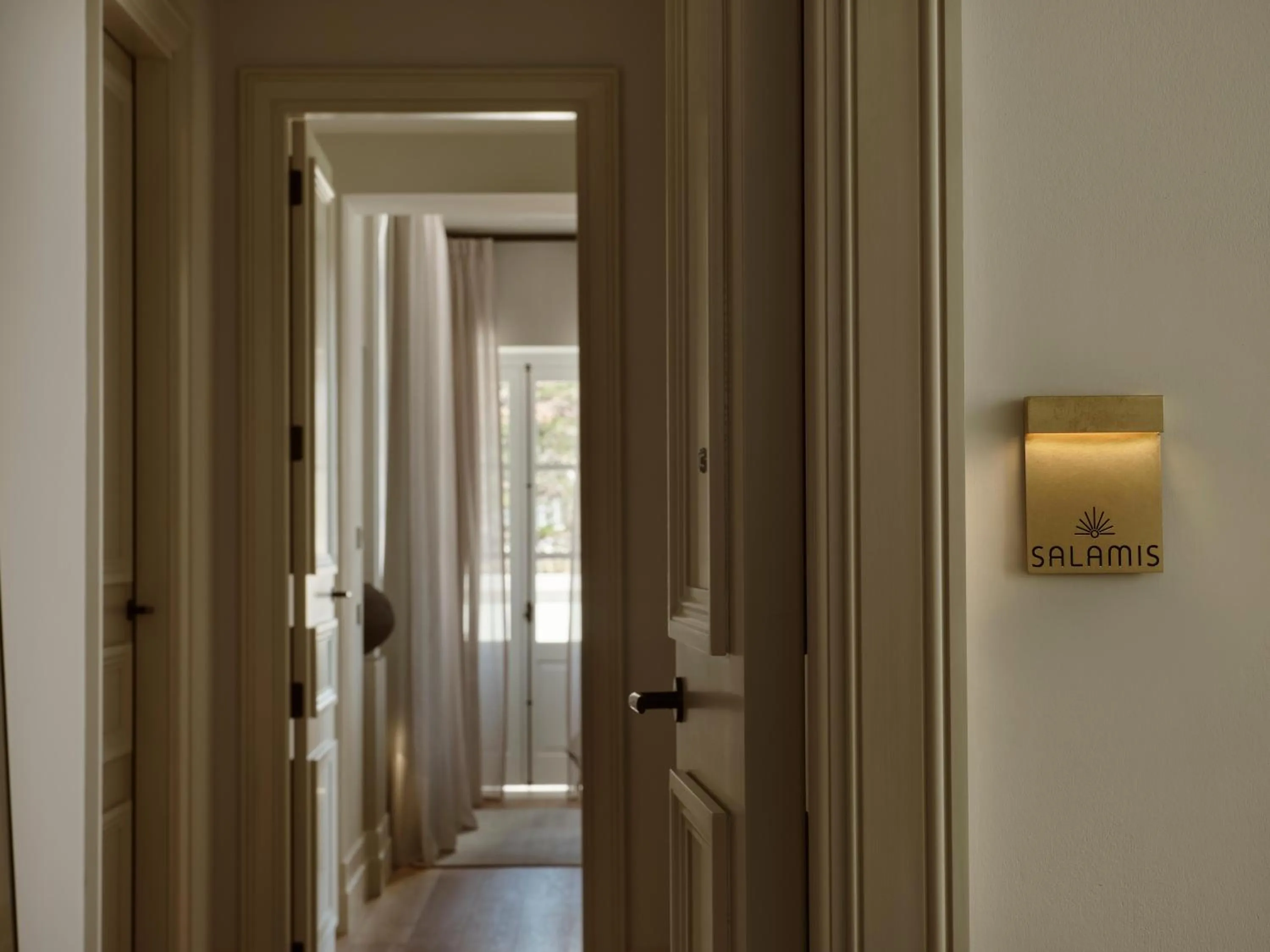 Photo of the whole room in Amyth of Nicosia