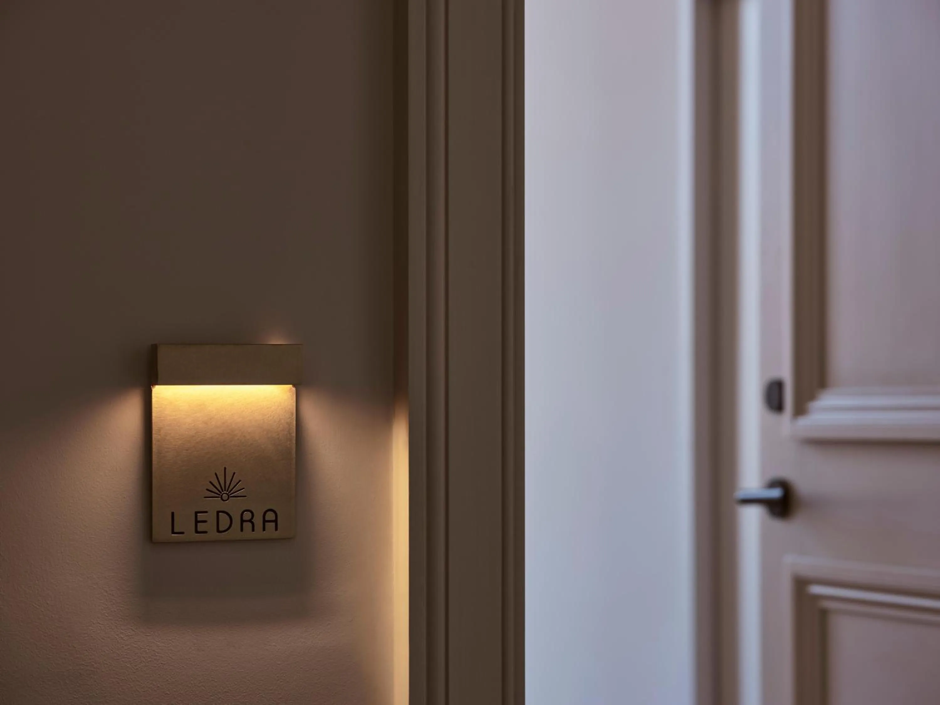 Photo of the whole room in Amyth of Nicosia