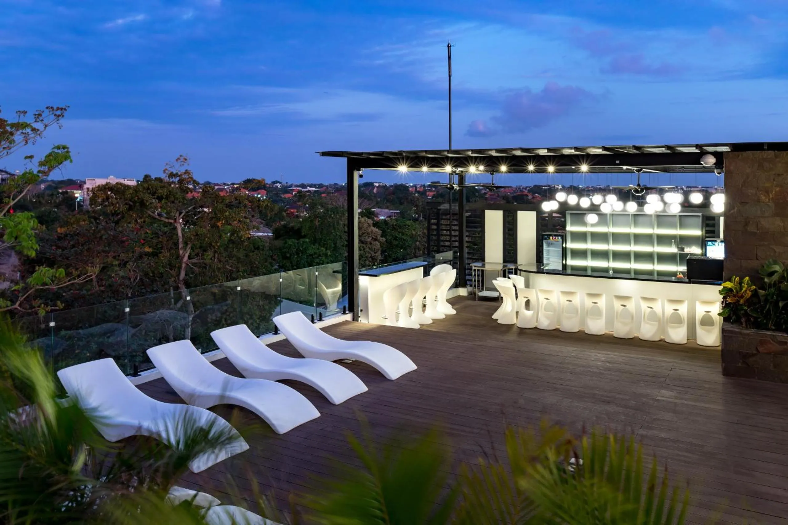 Restaurant/places to eat in Alex Villas Complex N5