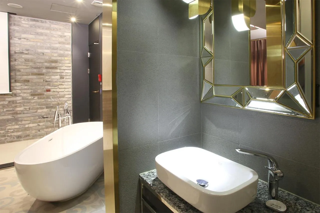 Hotel Avant
