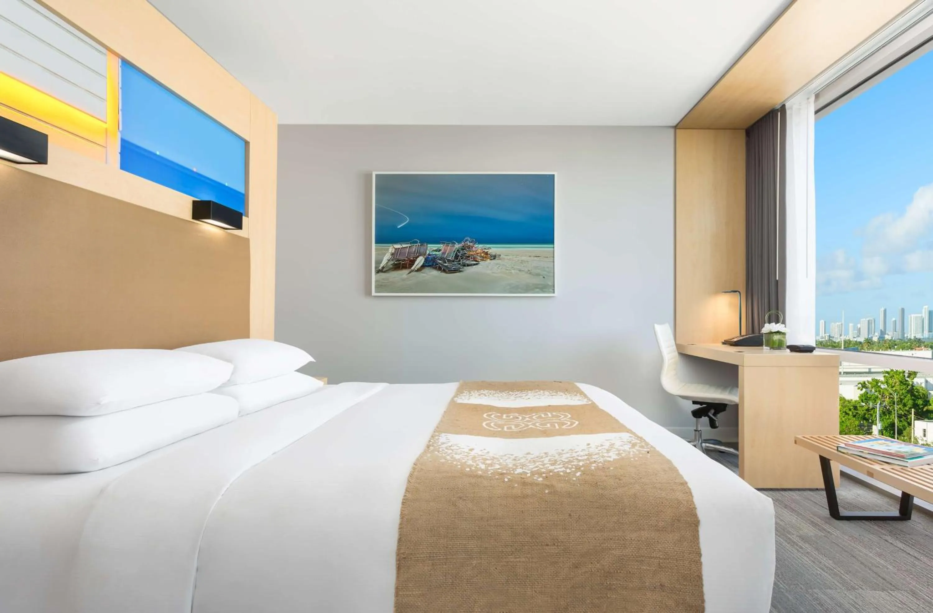 Bedroom, Bed in The Gates Hotel South Beach