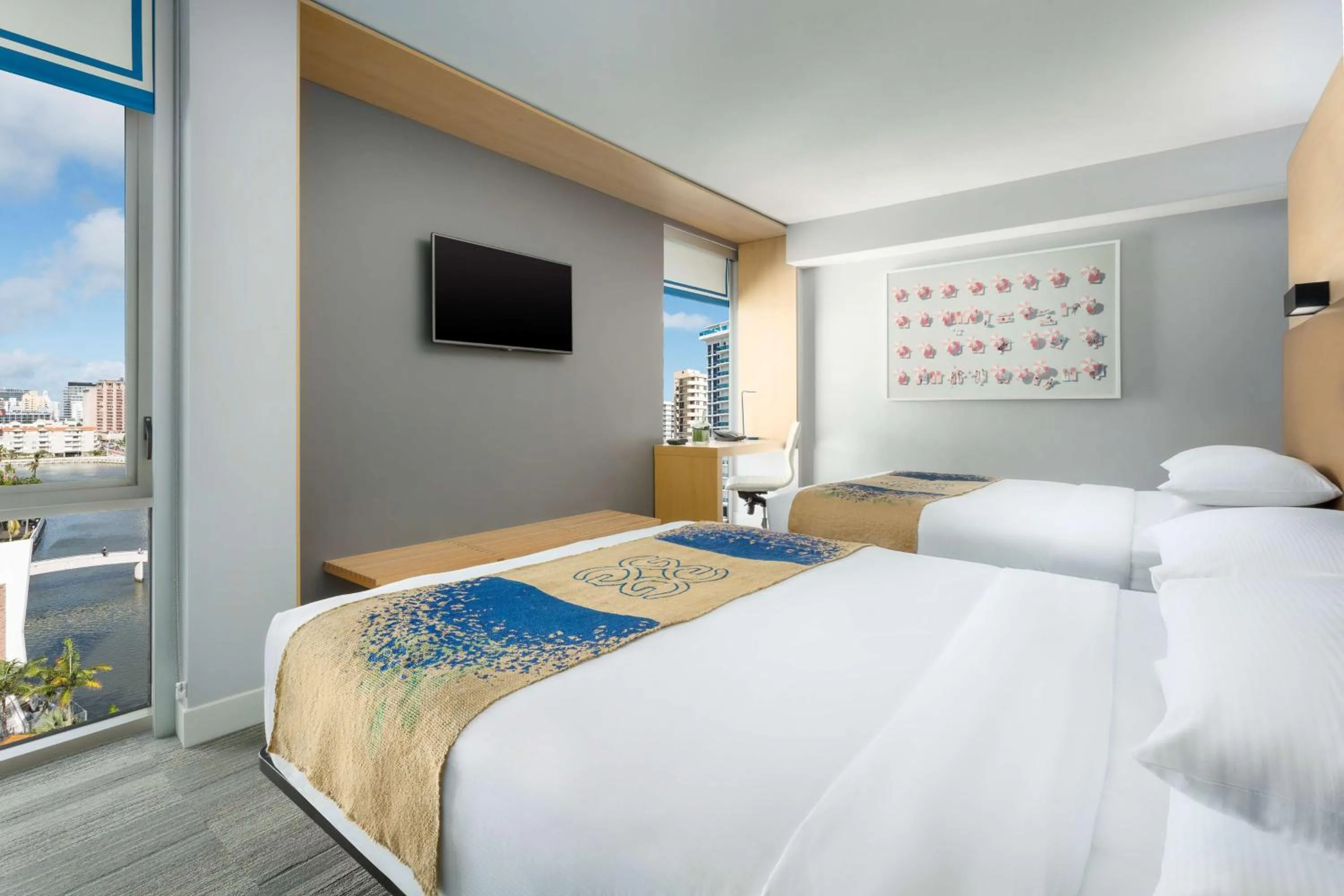 Bedroom, Bed in The Gates Hotel South Beach