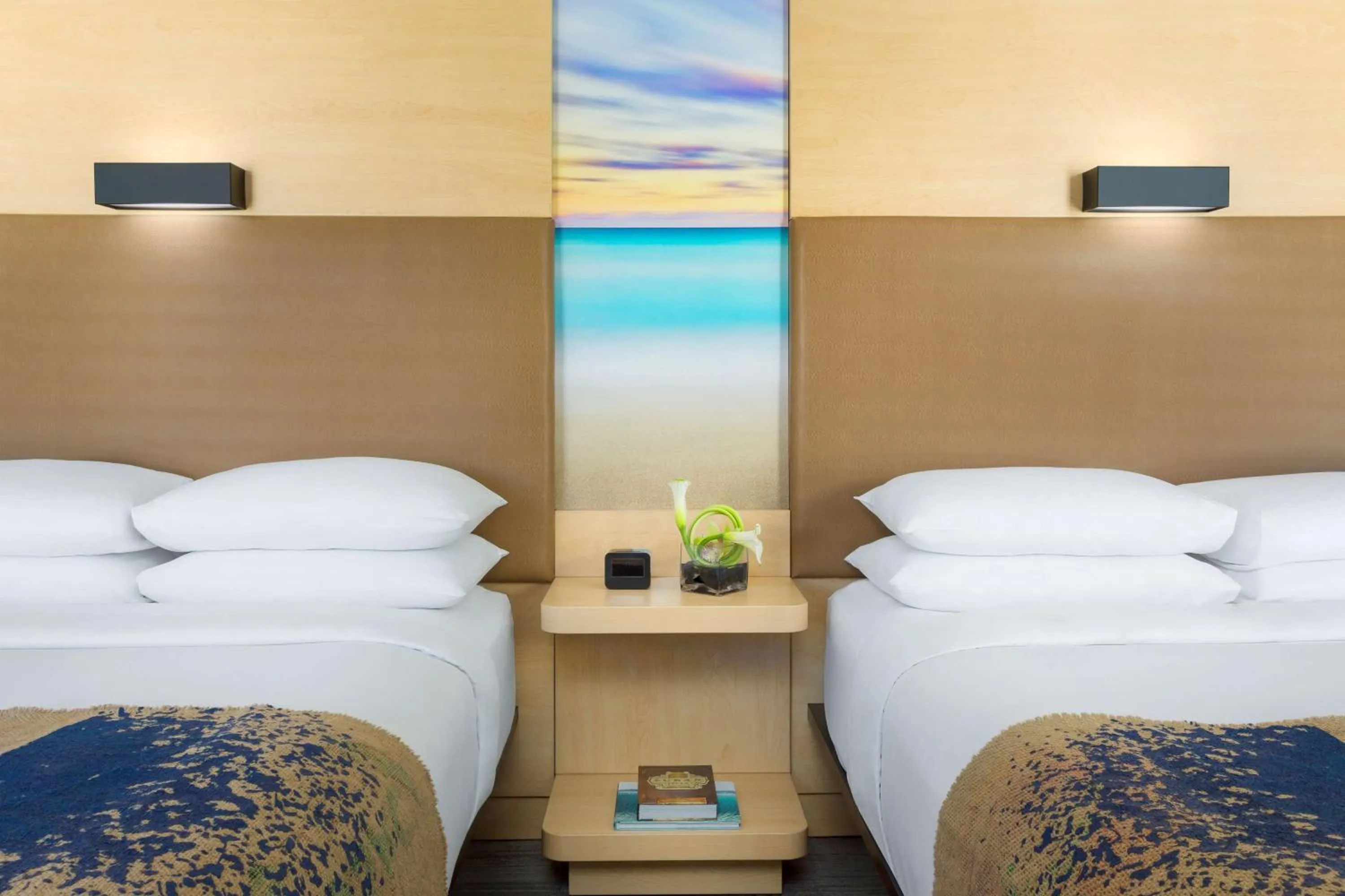 Bed in The Gates Hotel South Beach