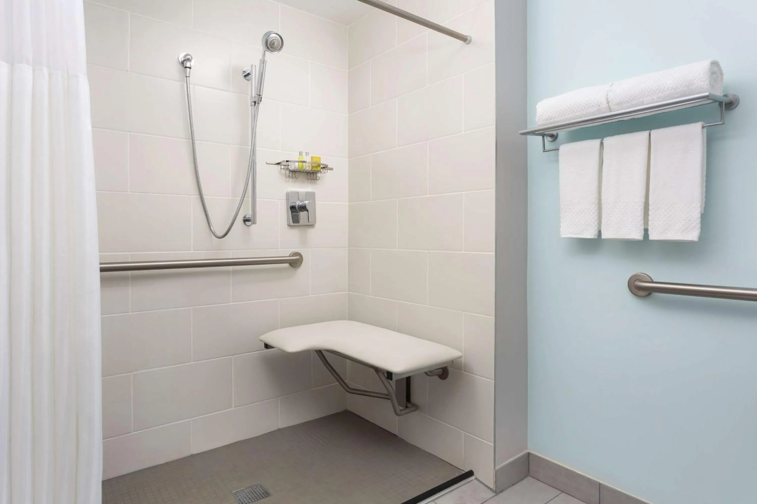 Bathroom in The Gates Hotel South Beach