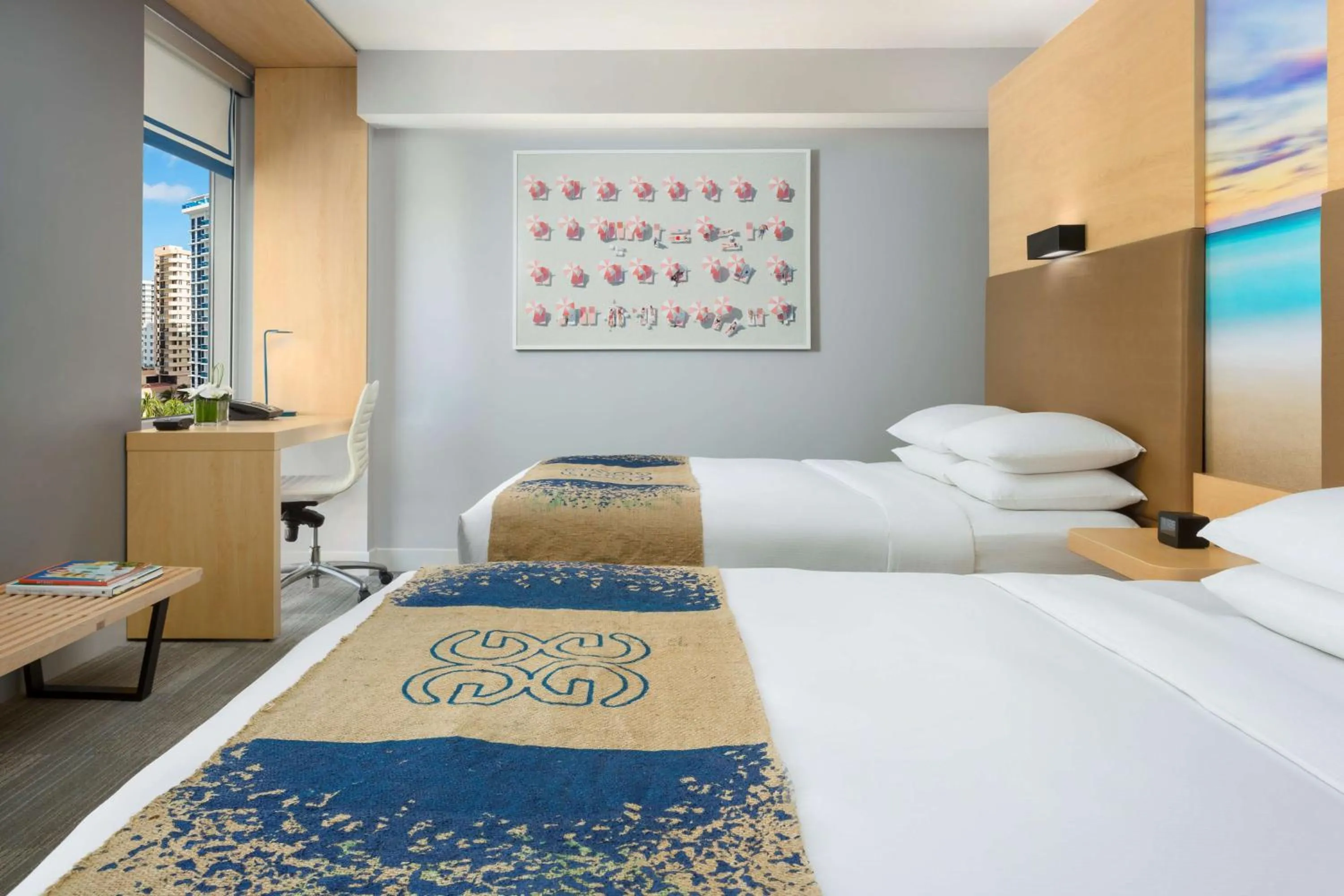 Bed in The Gates Hotel South Beach