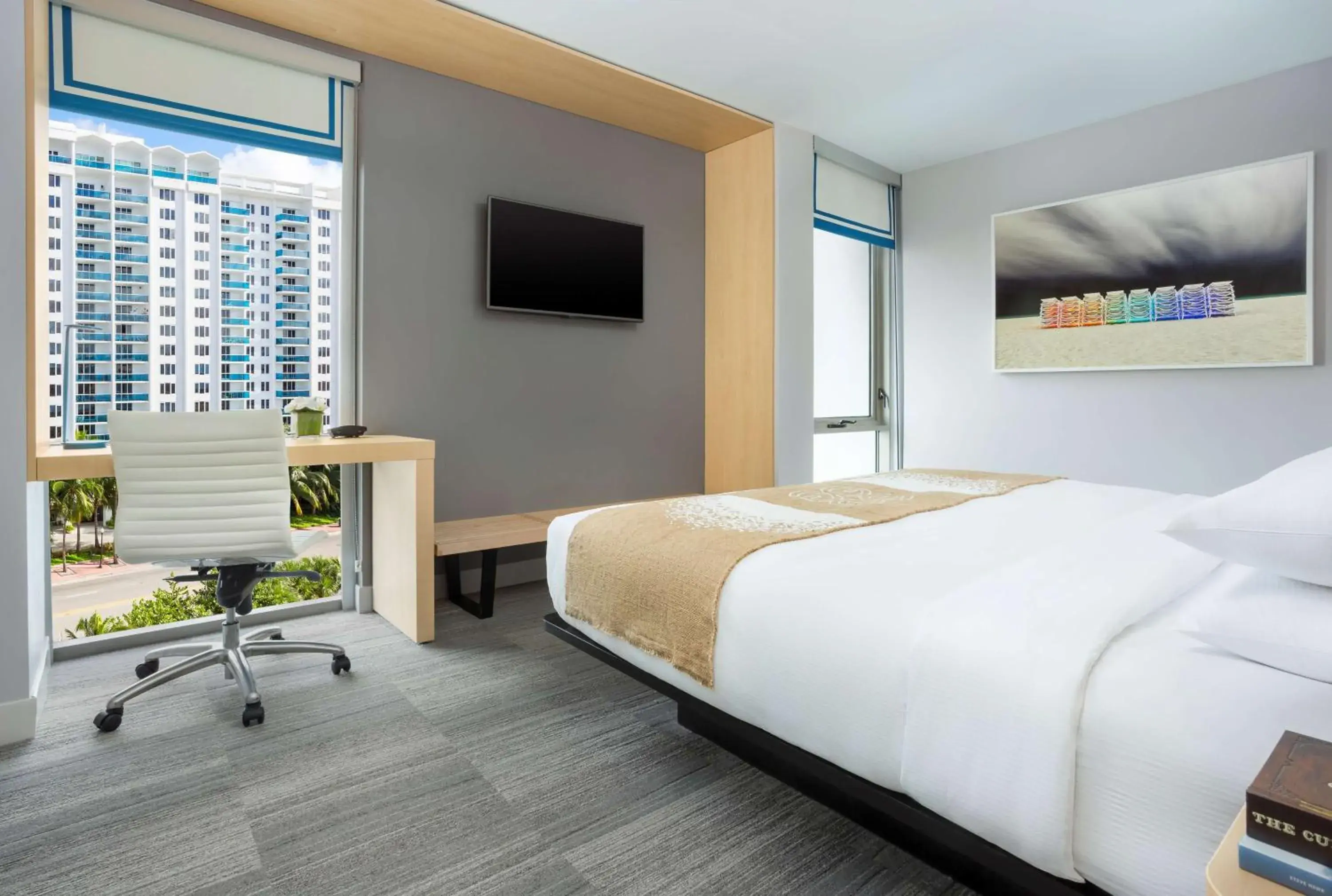 1 KING BED - ADA ACCESSIBLE in The Gates Hotel South Beach 1 KING BED - ADA ACCESSIBLE in The Gates Hotel South Beach