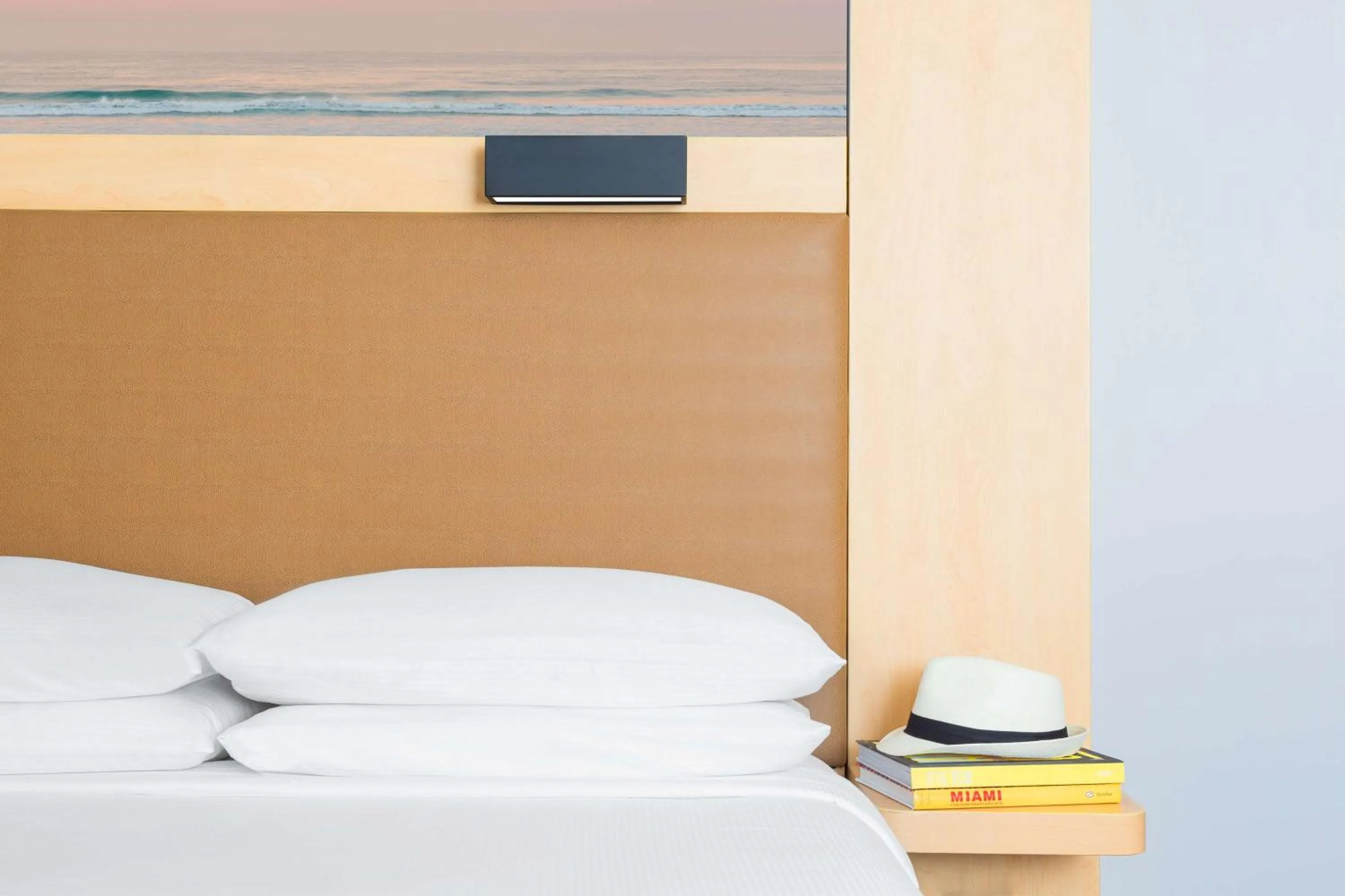 Bed in The Gates Hotel South Beach