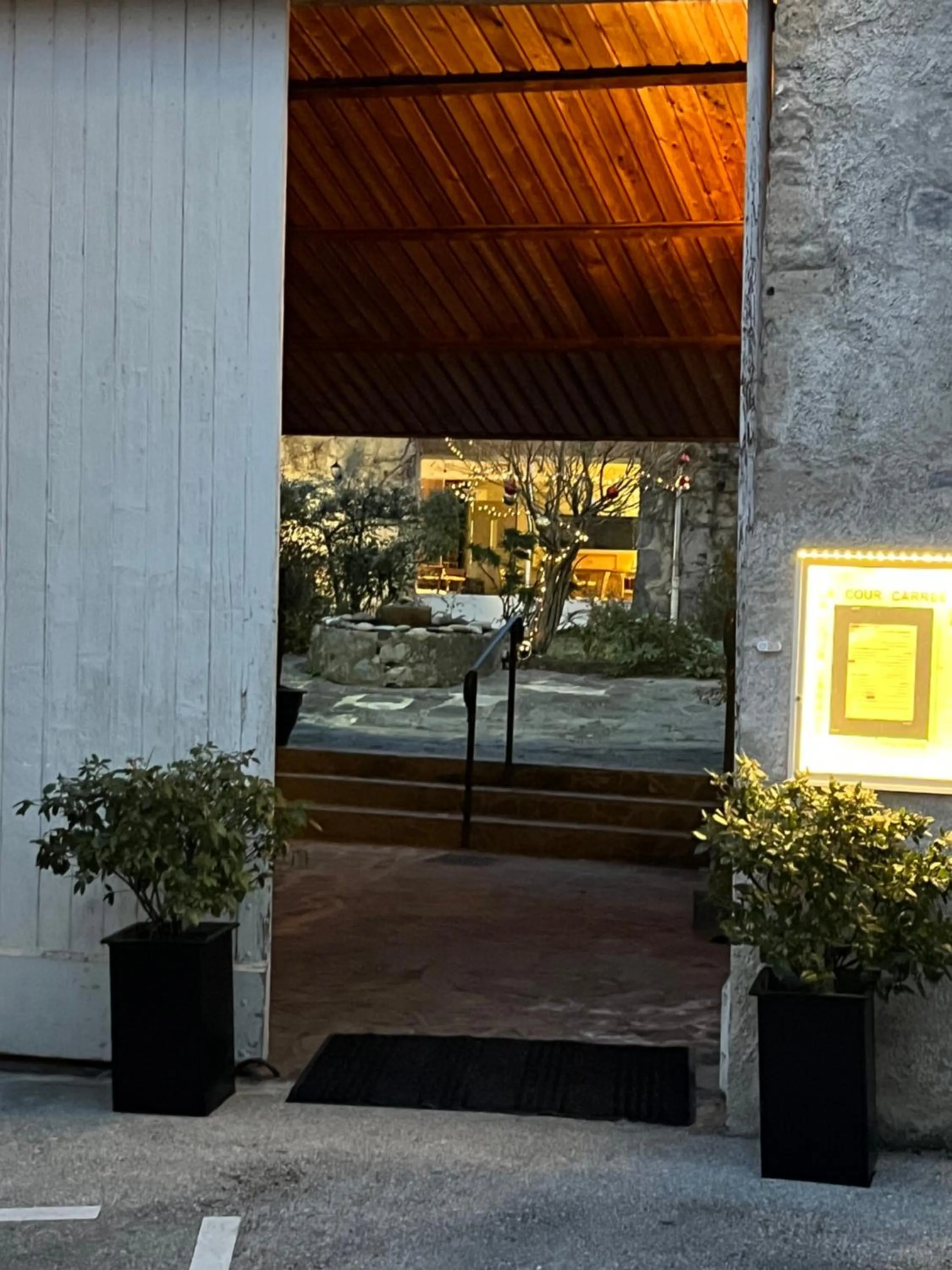 Facade/entrance in la Cour Carrée