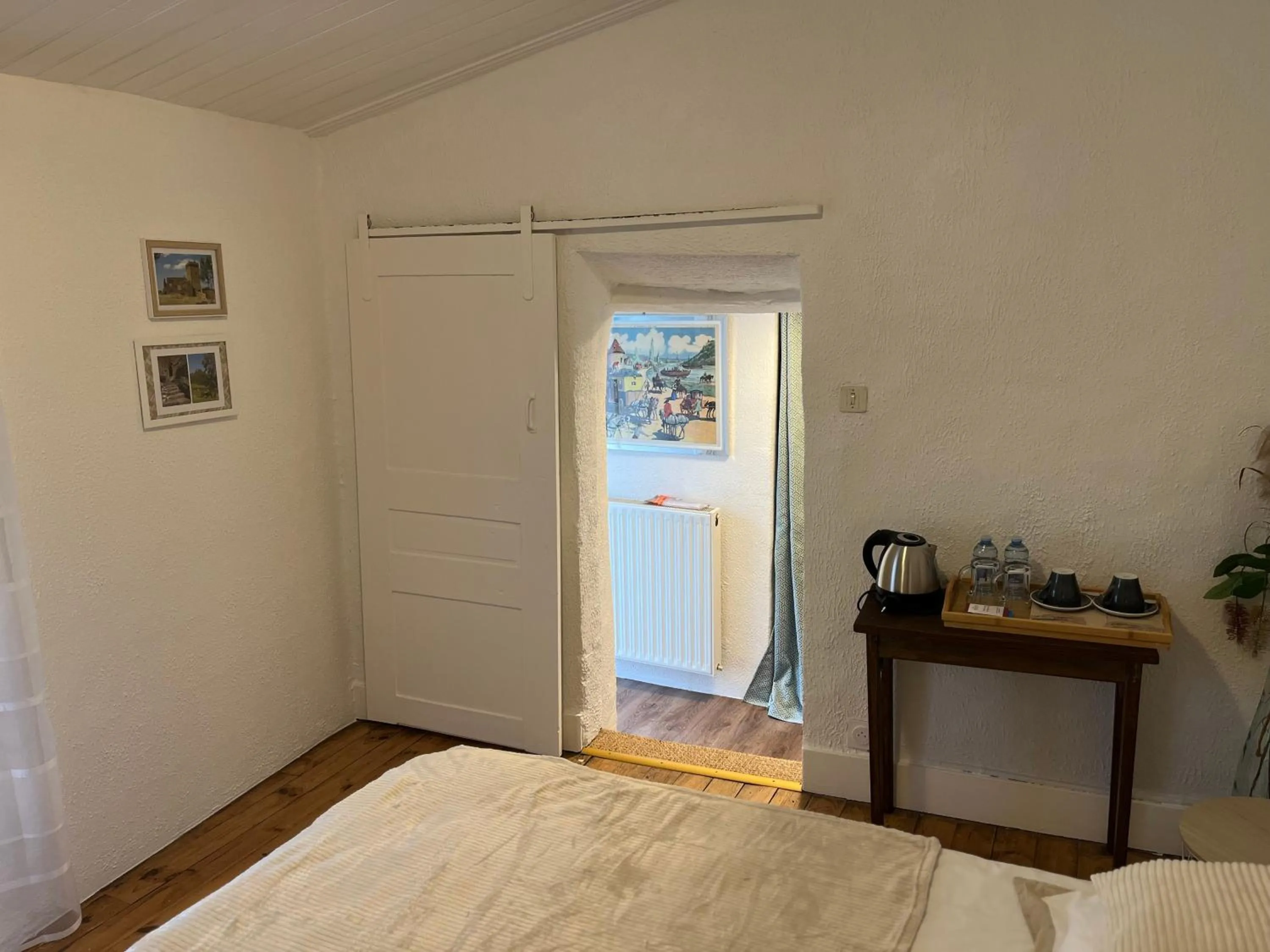 Bed in la Cour Carrée