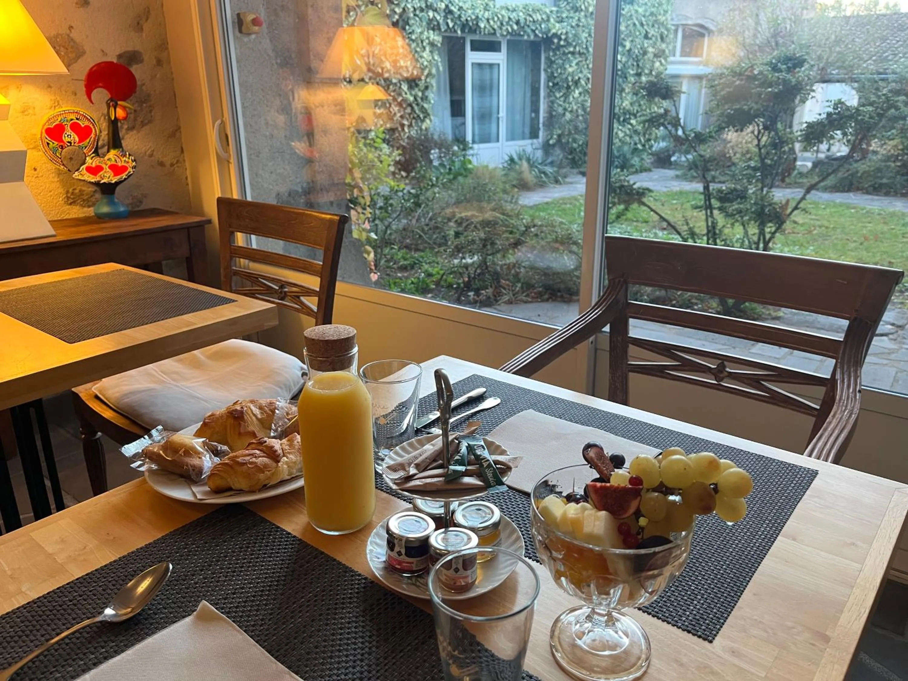 Breakfast in la Cour Carrée