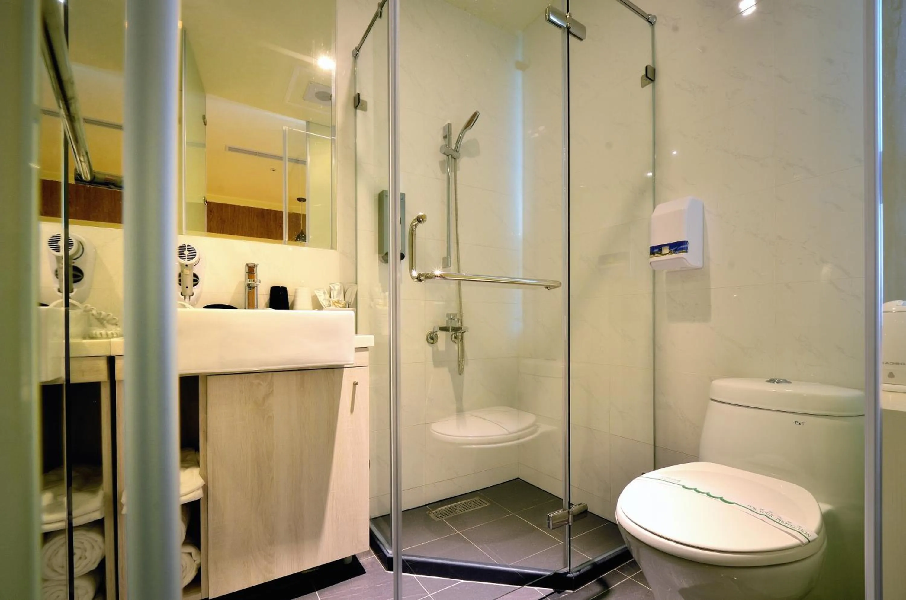 Bathroom in Merryday Hotel Banqiao