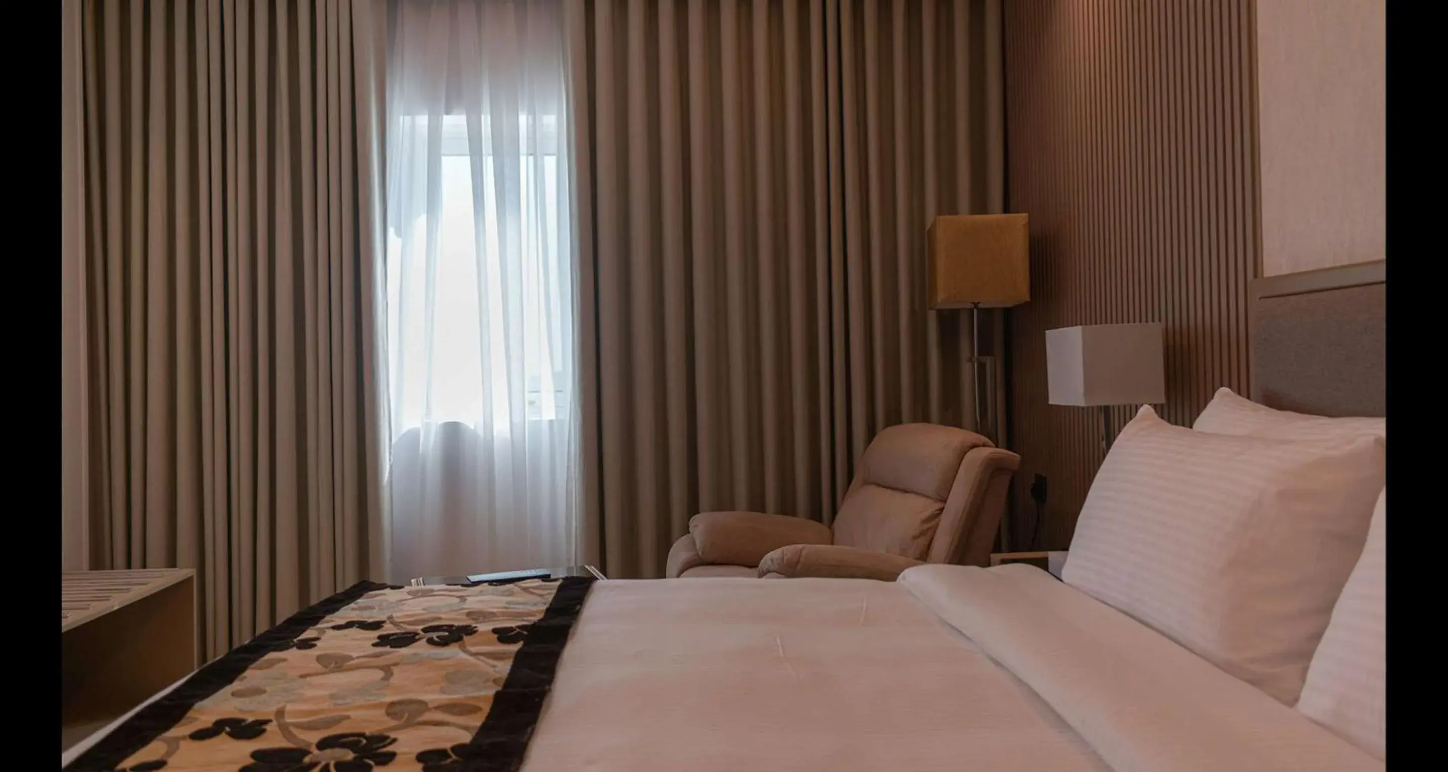 Bedroom, Bed in Best Western Plus Jeddah Hotel Madinah Road Bedroom, Bed in Best Western Plus Jeddah Hotel Madinah Road