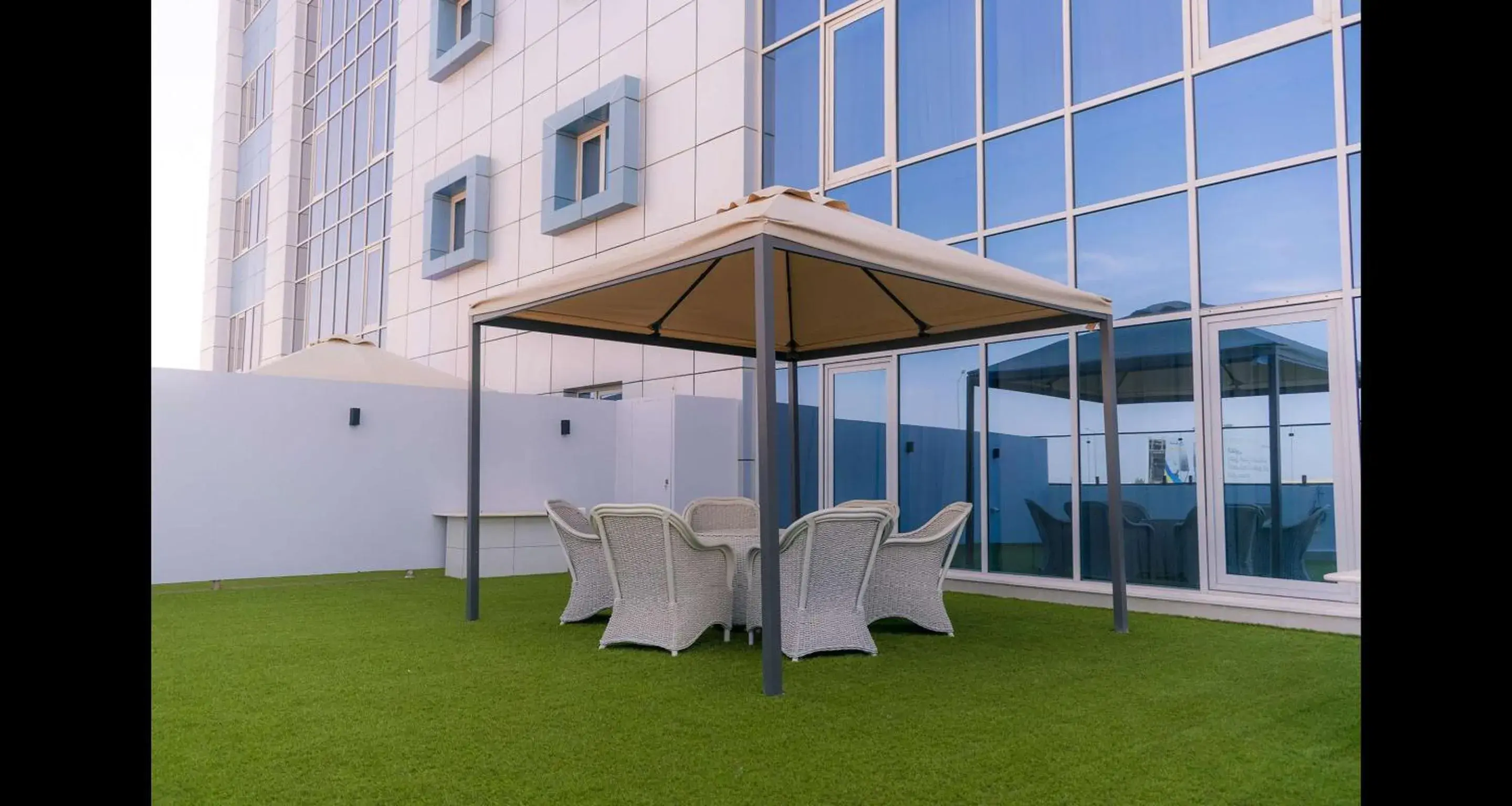 Photo of the whole room in Best Western Plus Jeddah Hotel Madinah Road Photo of the whole room in Best Western Plus Jeddah Hotel Madinah Road