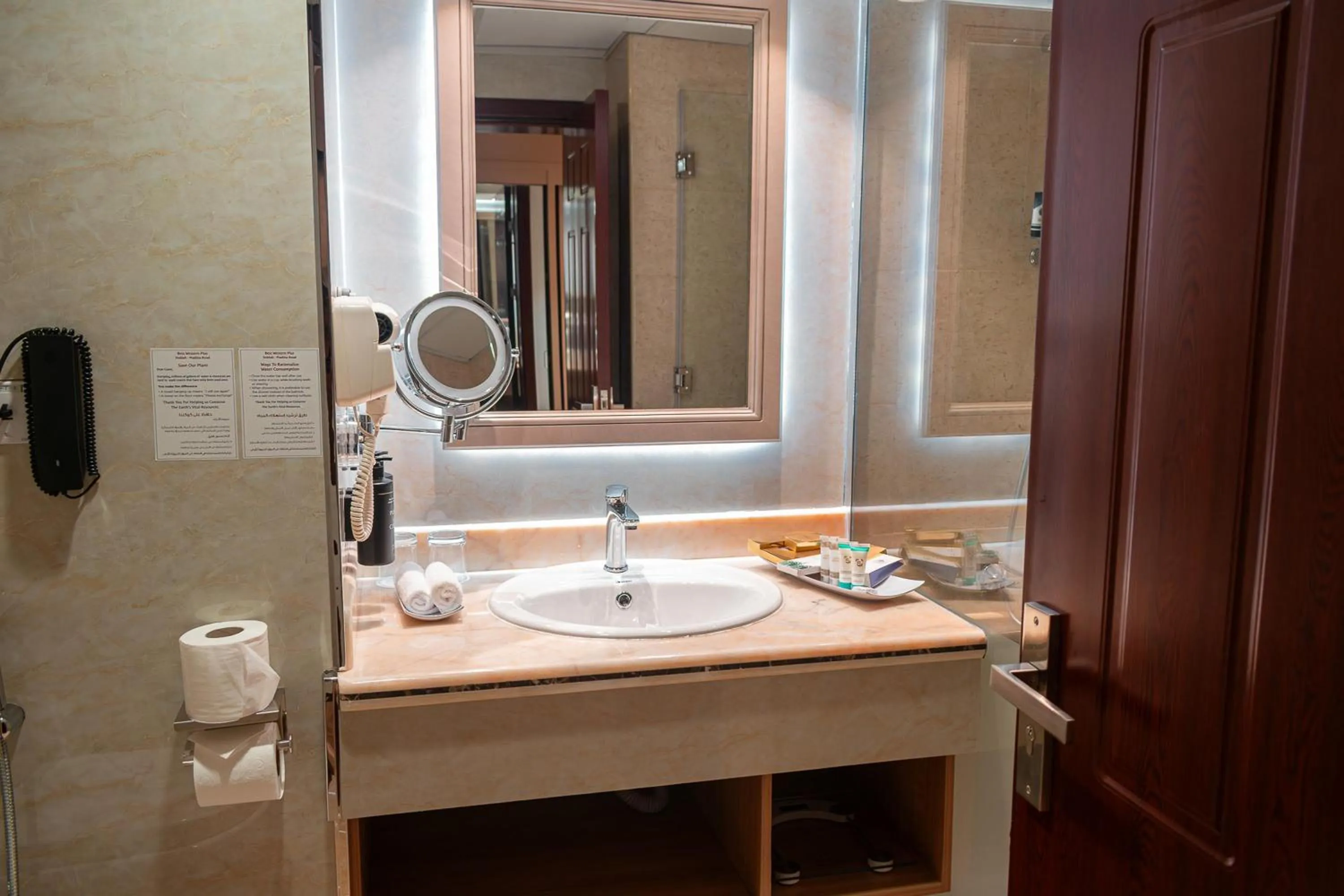 Bathroom in Best Western Plus Jeddah Hotel Madinah Road