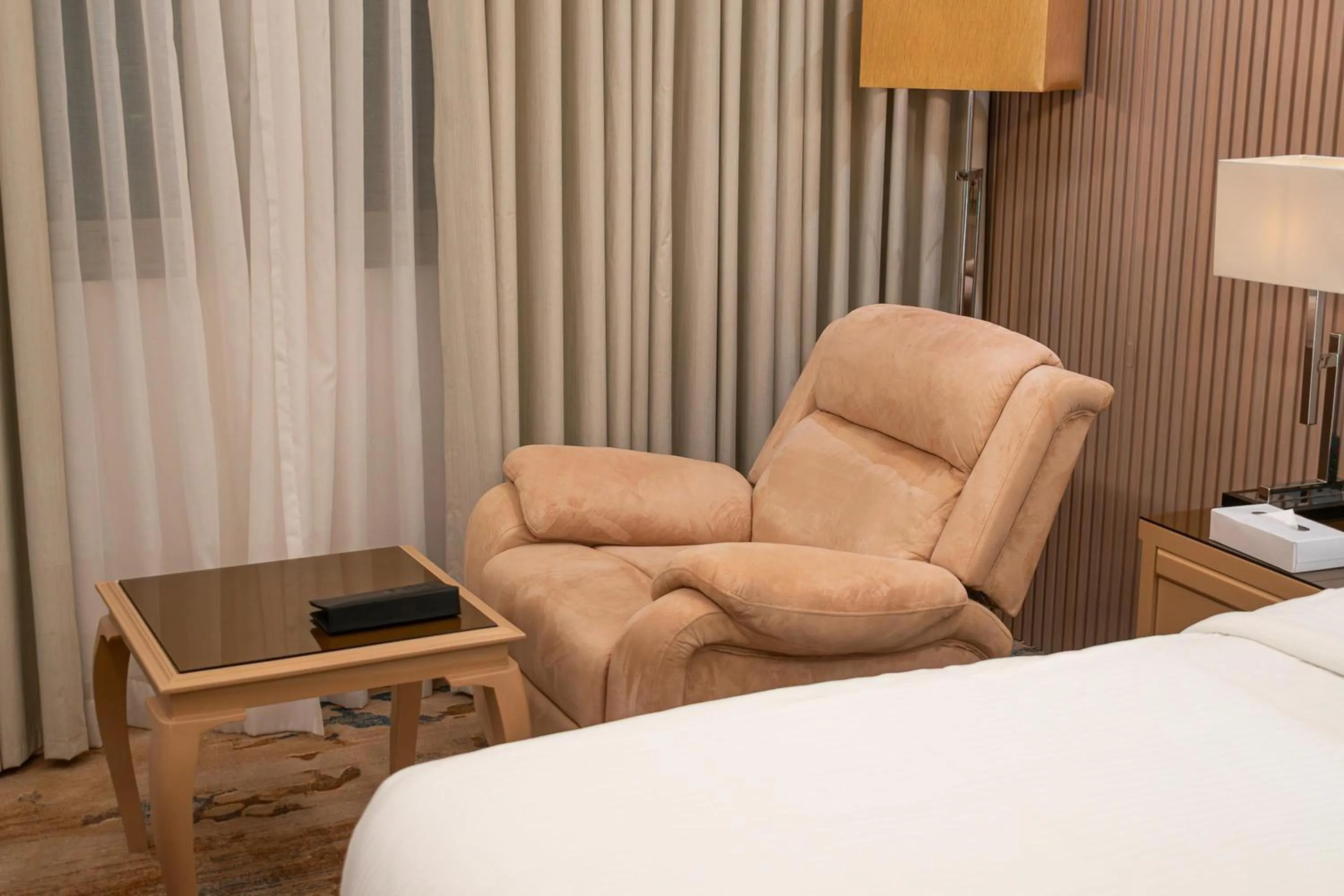Bedroom, Bed in Best Western Plus Jeddah Hotel Madinah Road