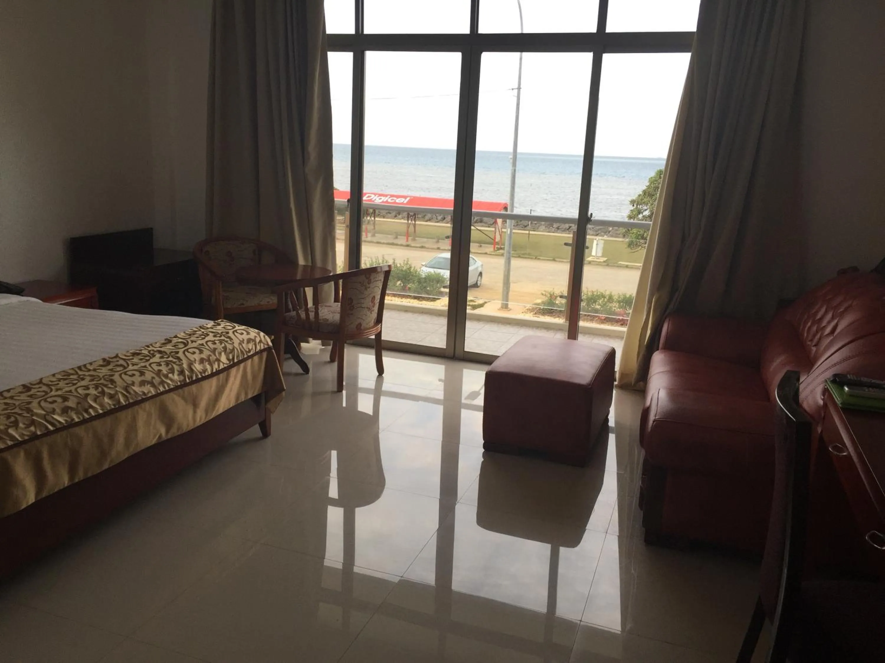 Bedroom, Bed in Emerald Hotel & Restaurant