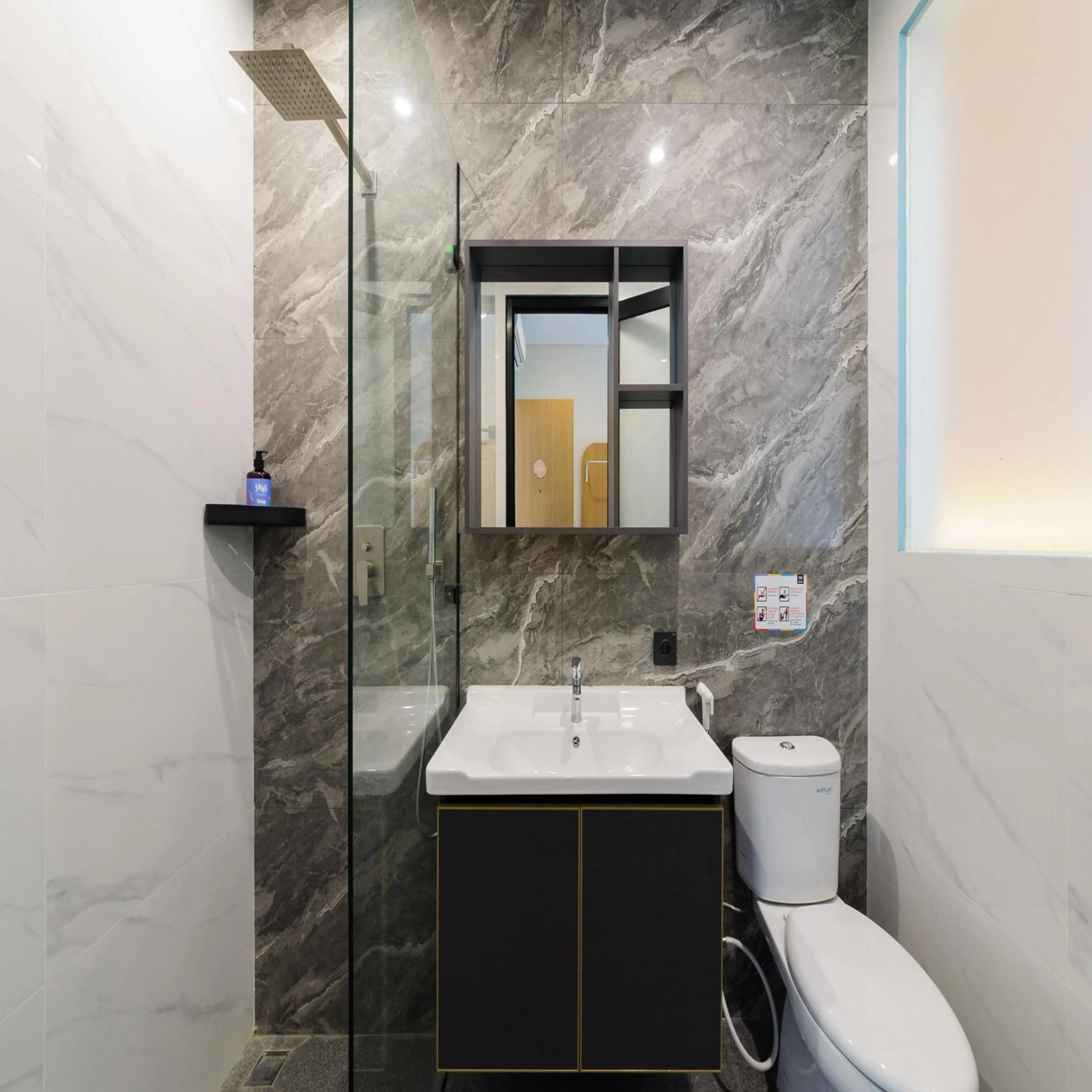 Bathroom in Sans Hotel Kedoya