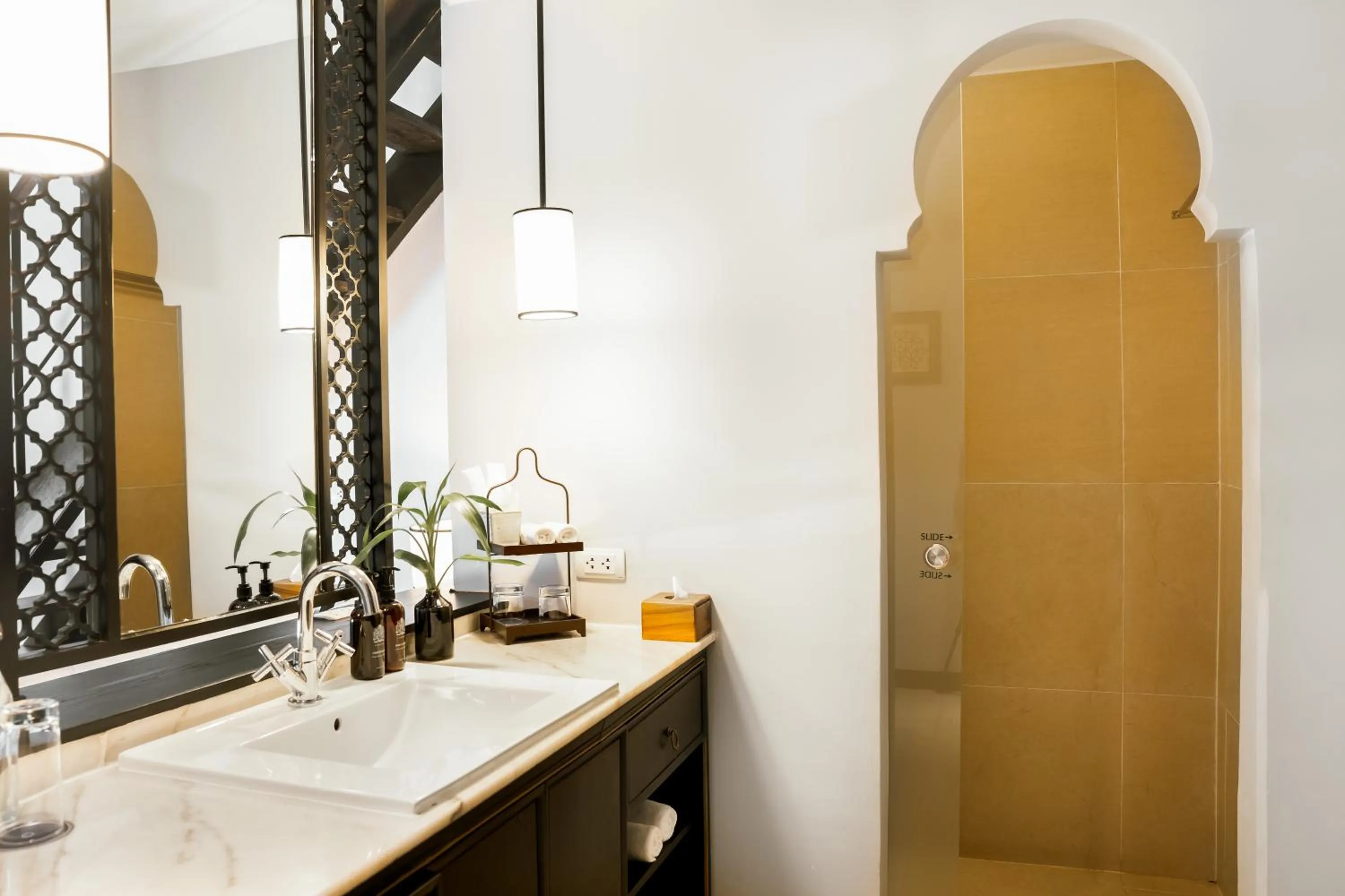 Shower in Sarai and Wander Resort