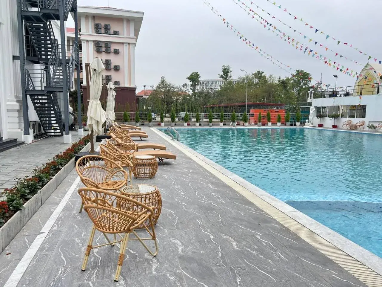 Swimming pool in Royal Phoenix Hotel Bac Ninh Swimming pool in Royal Phoenix Hotel Bac Ninh