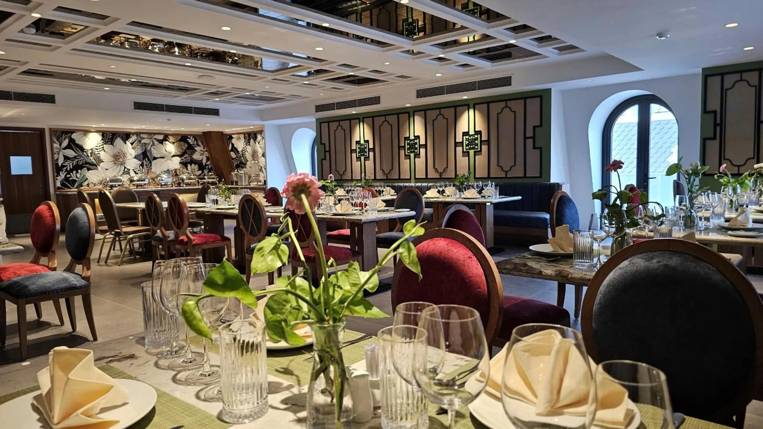 Restaurant/places to eat in Royal Phoenix Hotel Bac Ninh