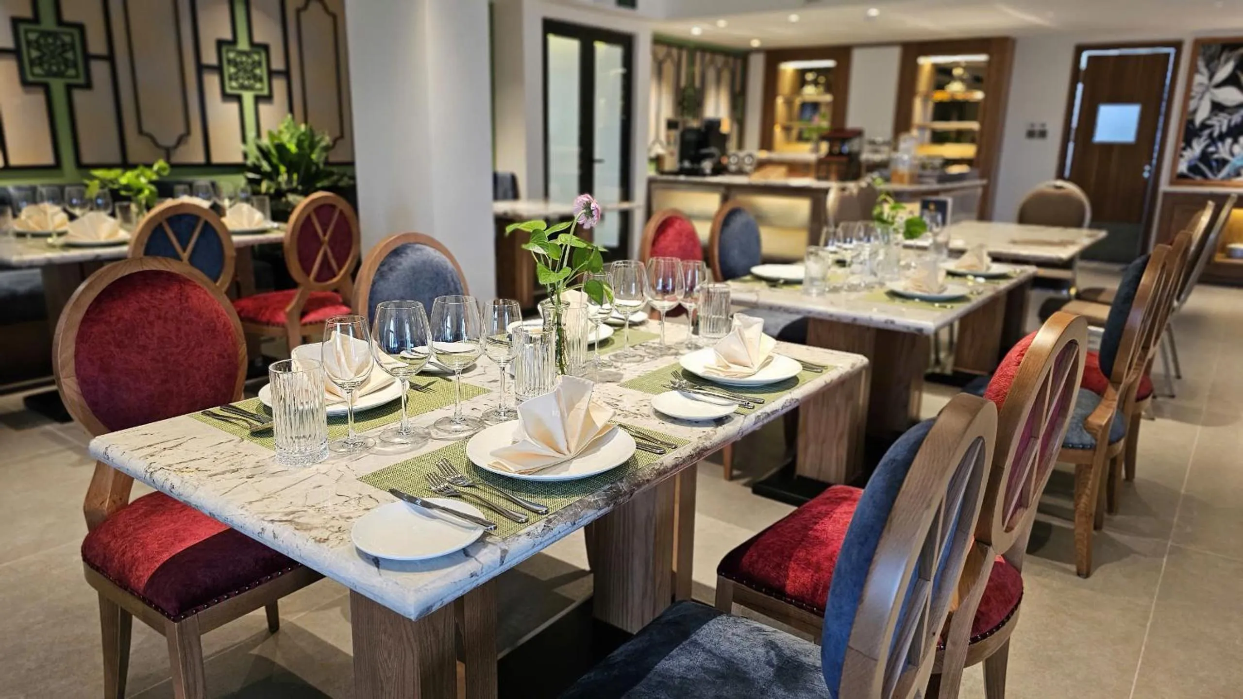 Restaurant/places to eat in Royal Phoenix Hotel Bac Ninh