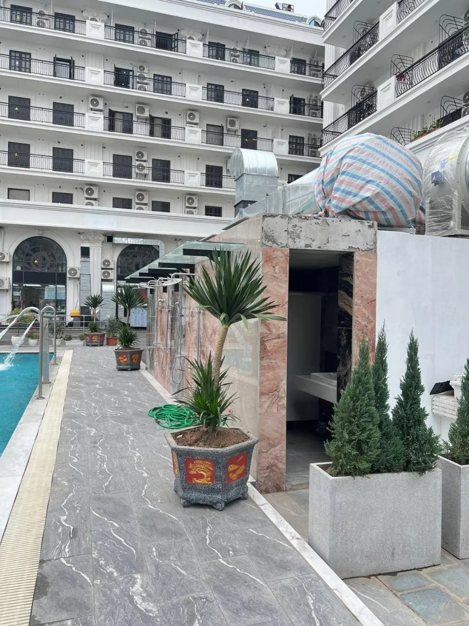 Swimming pool in Royal Phoenix Hotel Bac Ninh