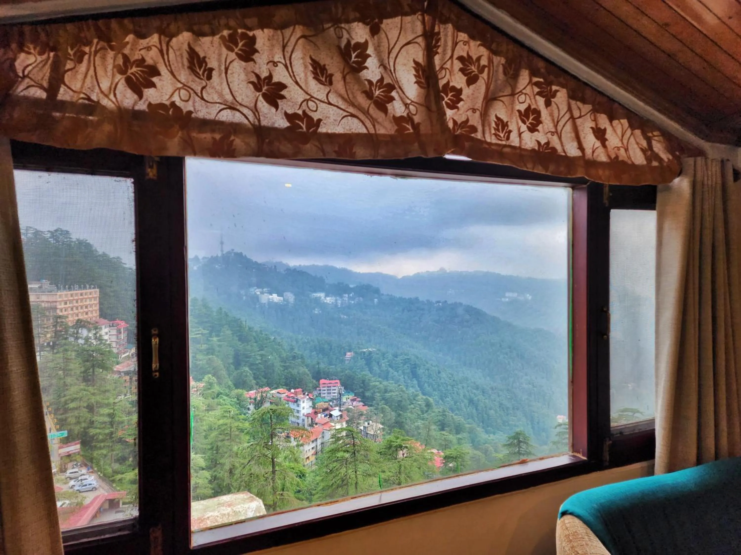 Mountain view in Hotel Surya Shimla