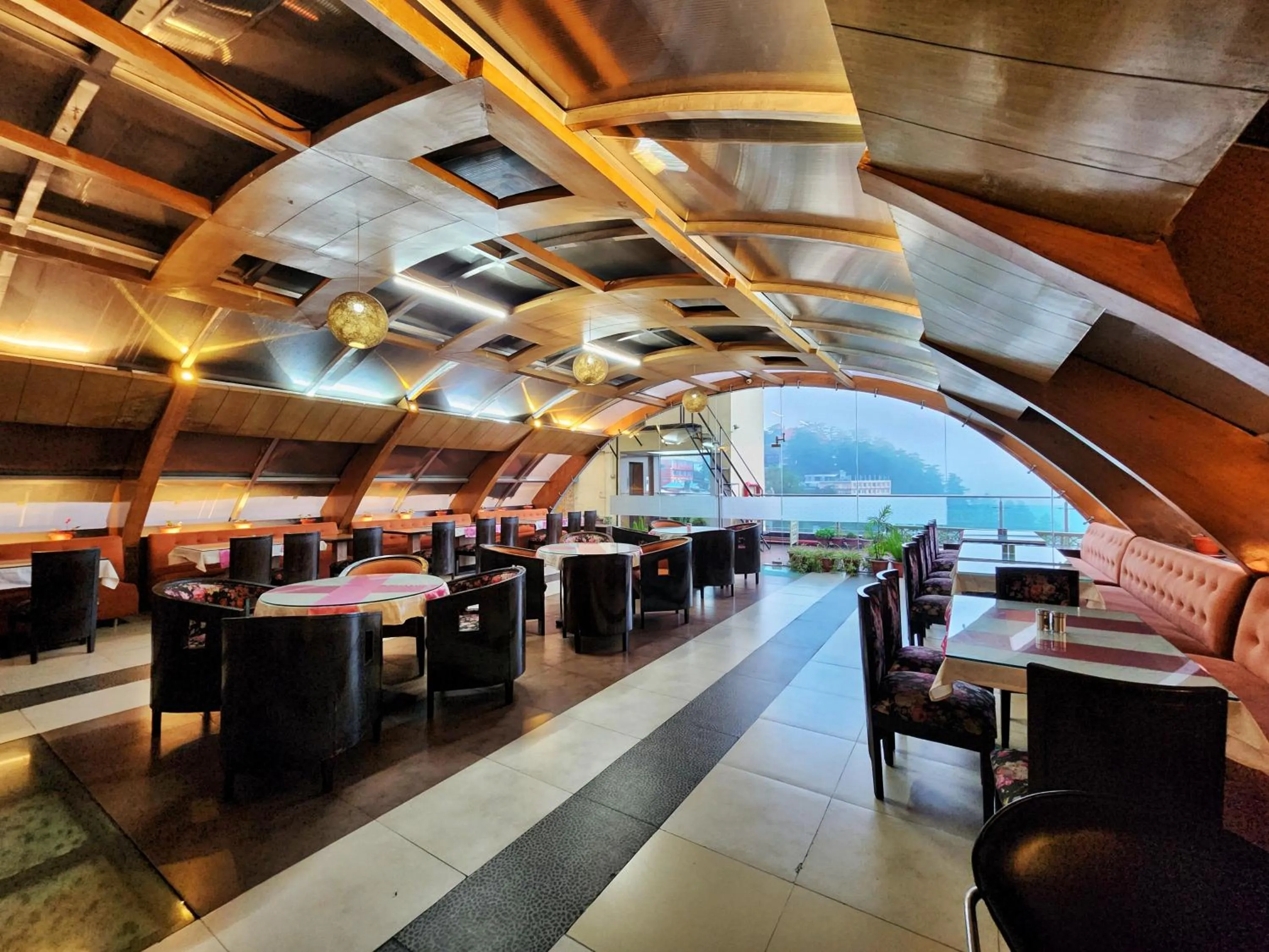 Restaurant/places to eat in Hotel Surya Shimla