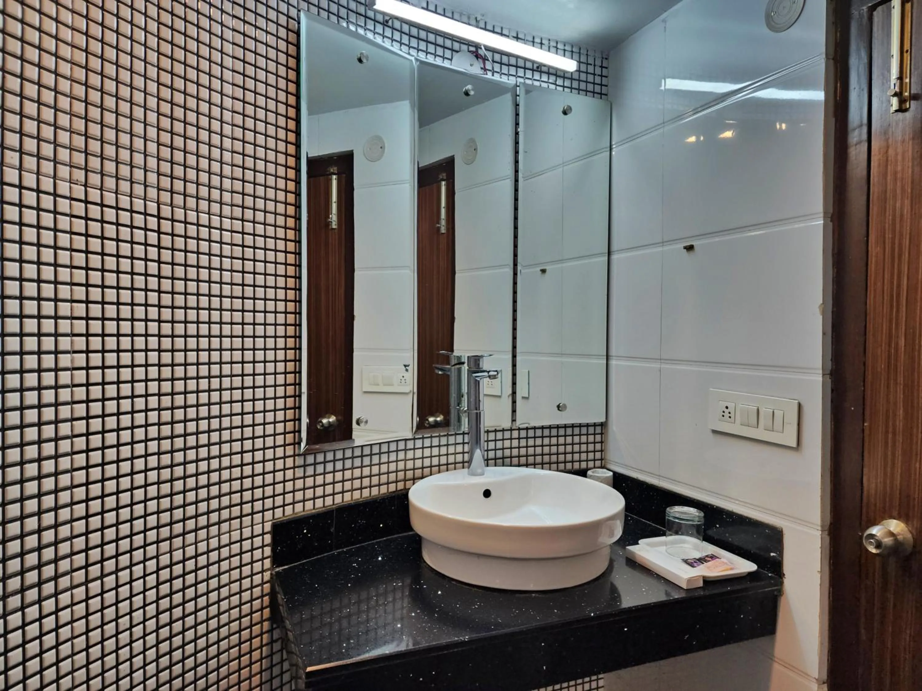 Bathroom in Hotel Surya Shimla