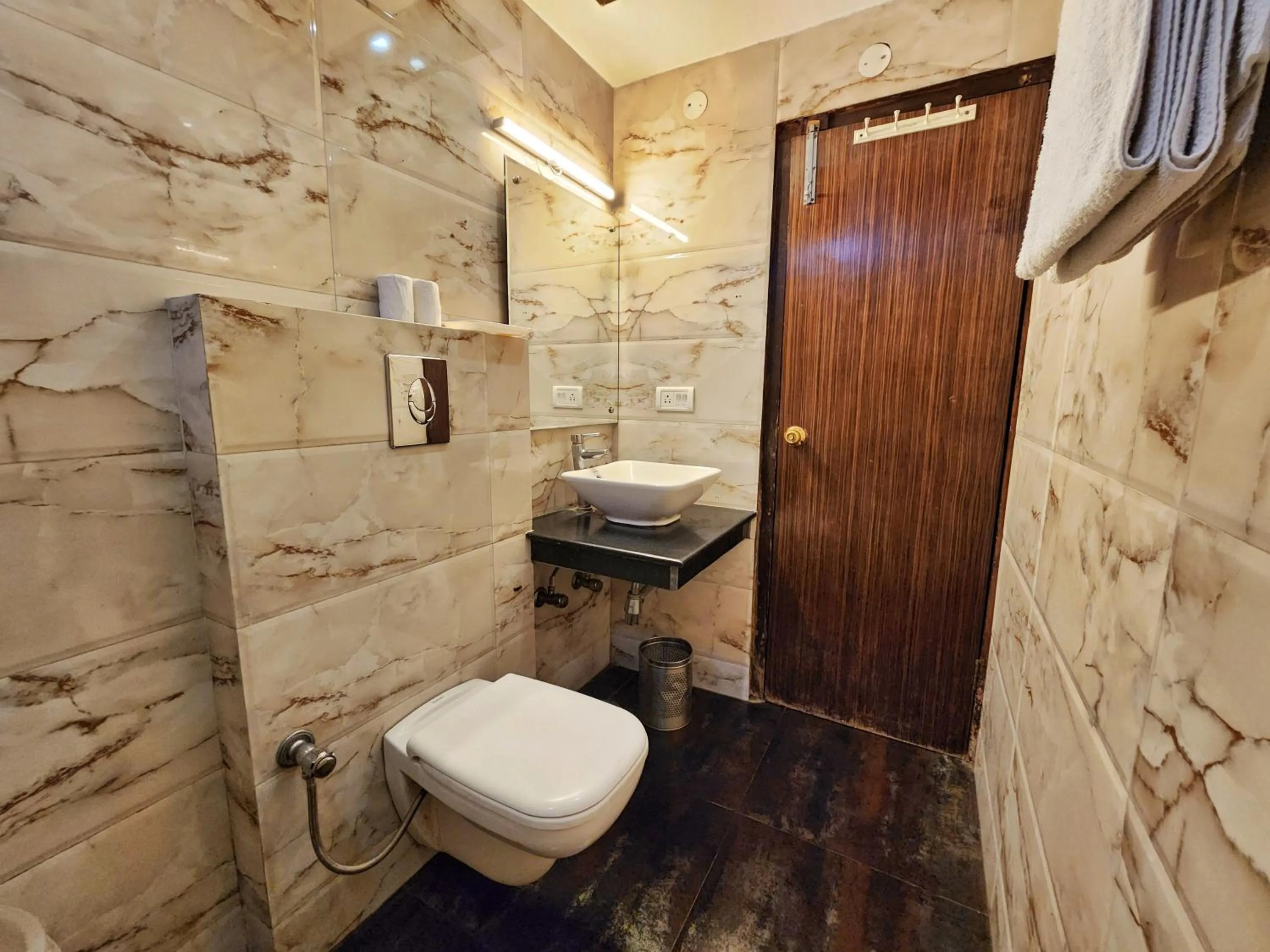 Toilet in Hotel Surya Shimla