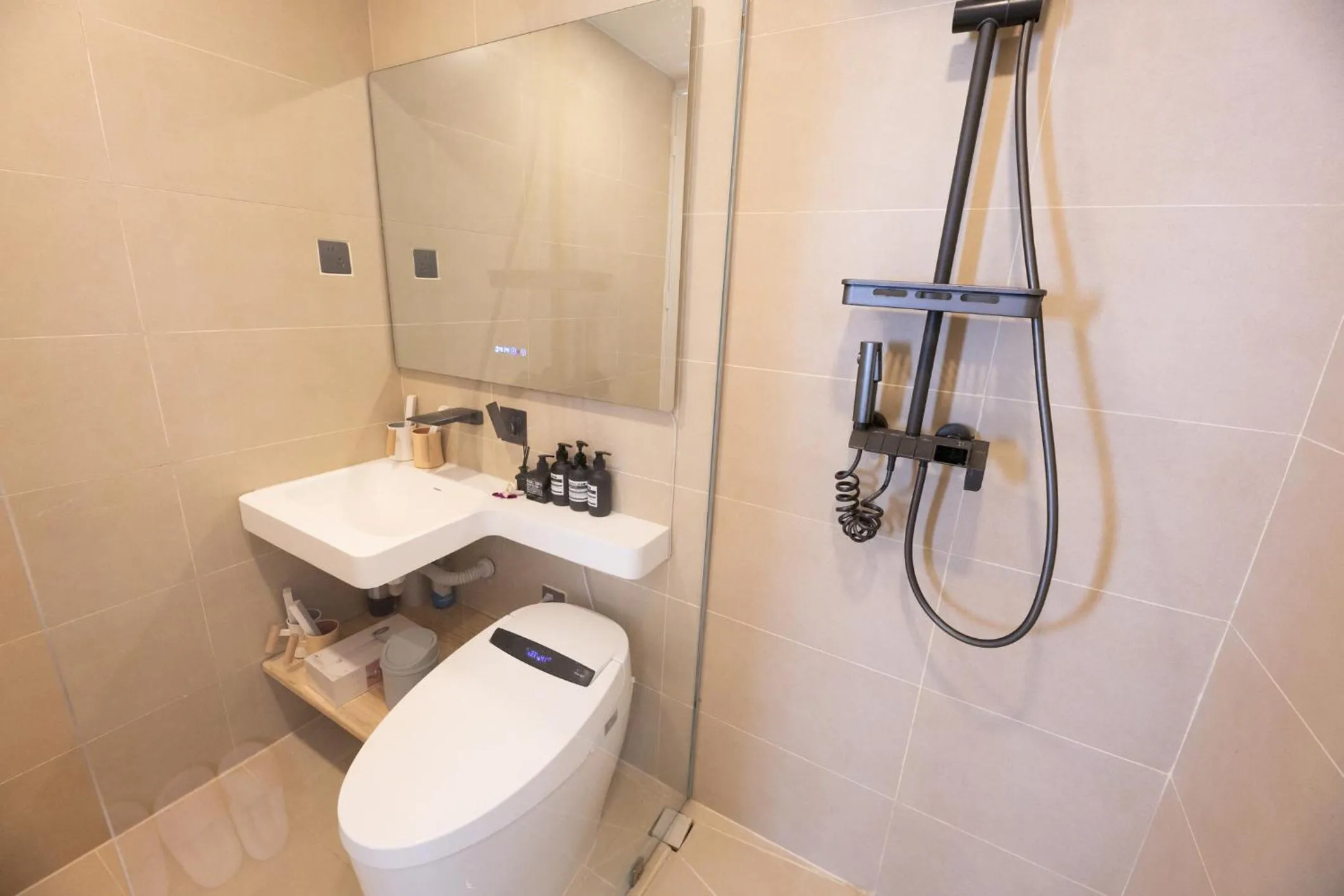 Ratchada Retreat Boutique Suites