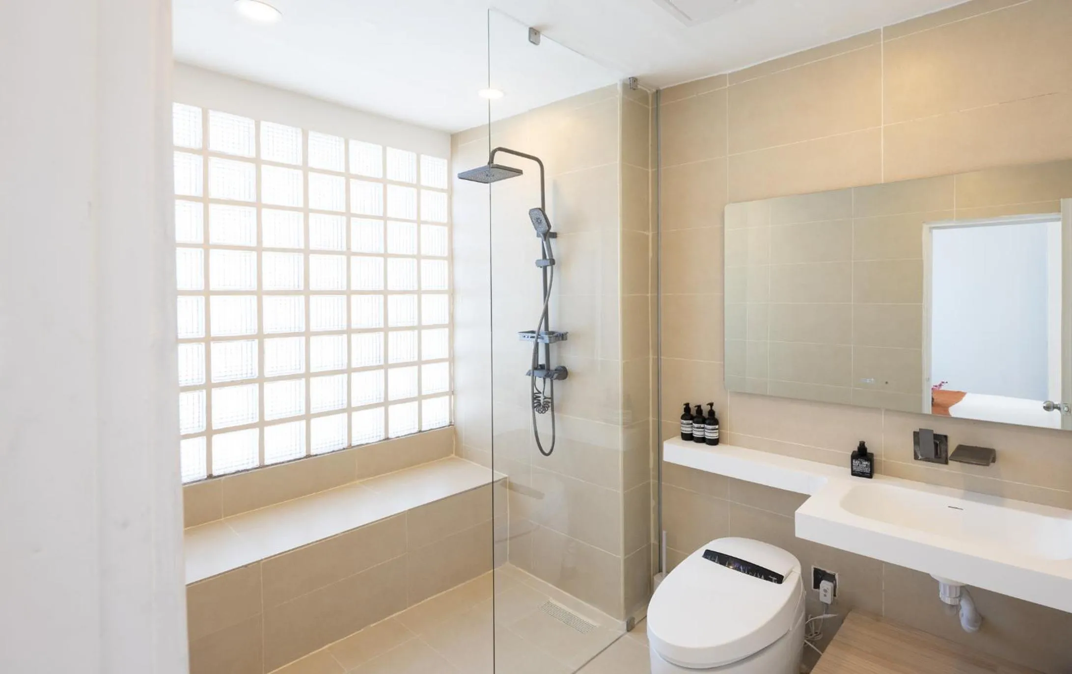 Shower in Ratchada Retreat Boutique Suites