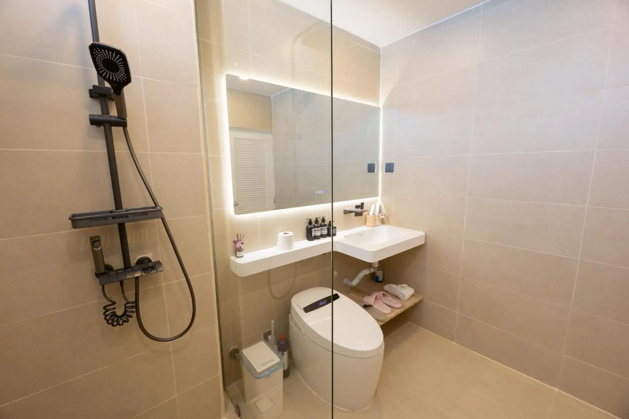 Ratchada Retreat Boutique Suites