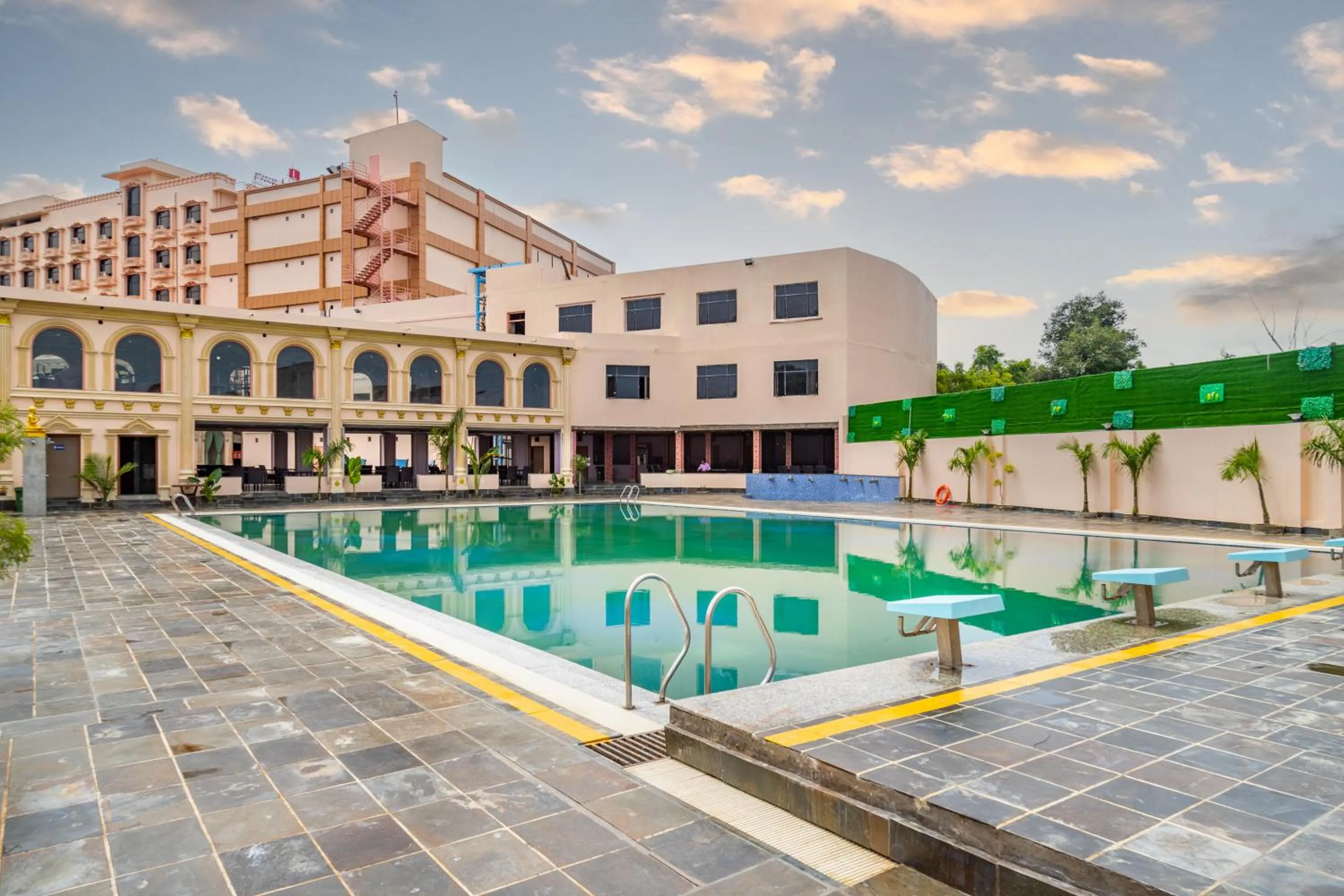 Swimming pool in Diamond Palace Lords Plaza Nepalgunj
