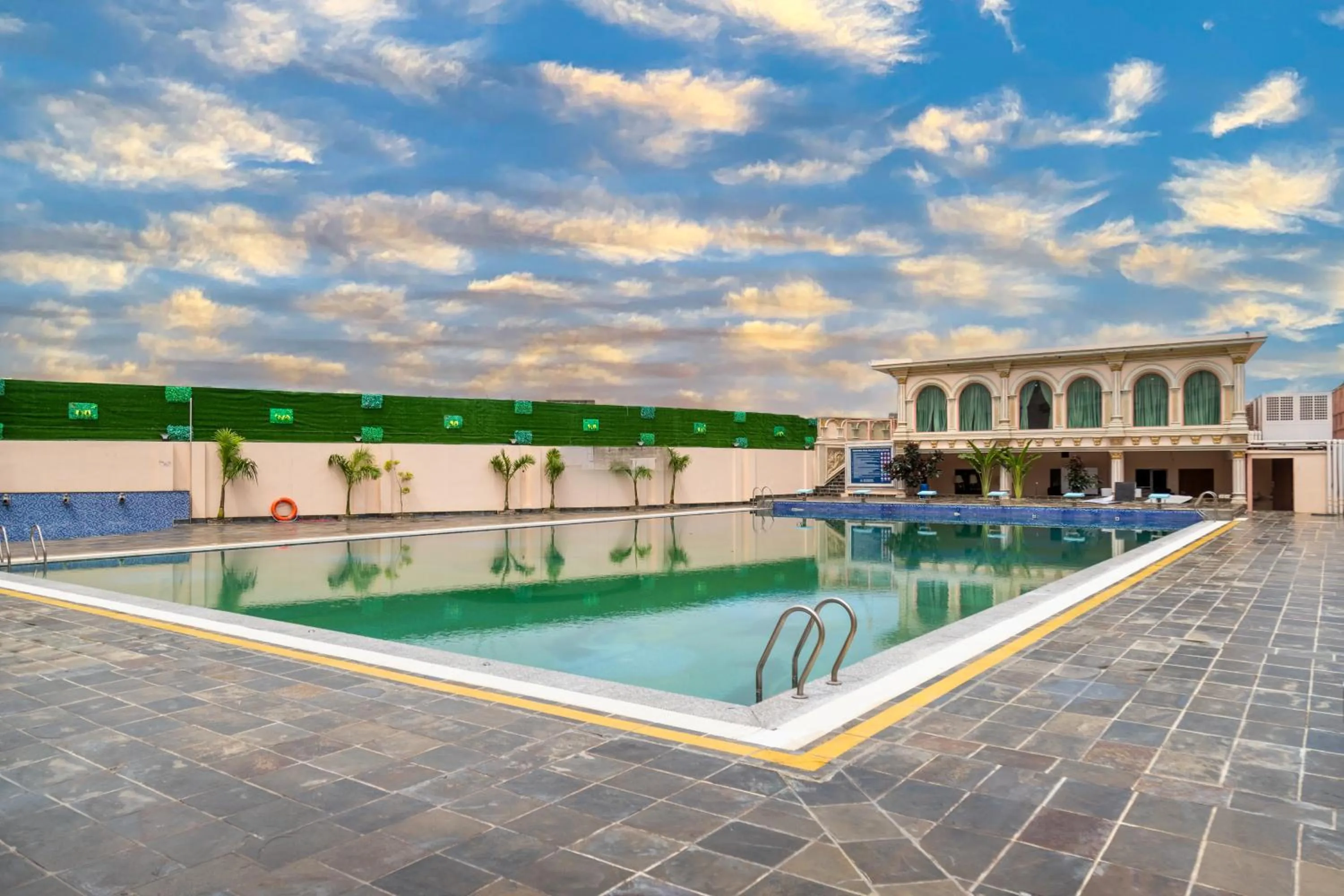 Swimming pool in Diamond Palace Lords Plaza Nepalgunj