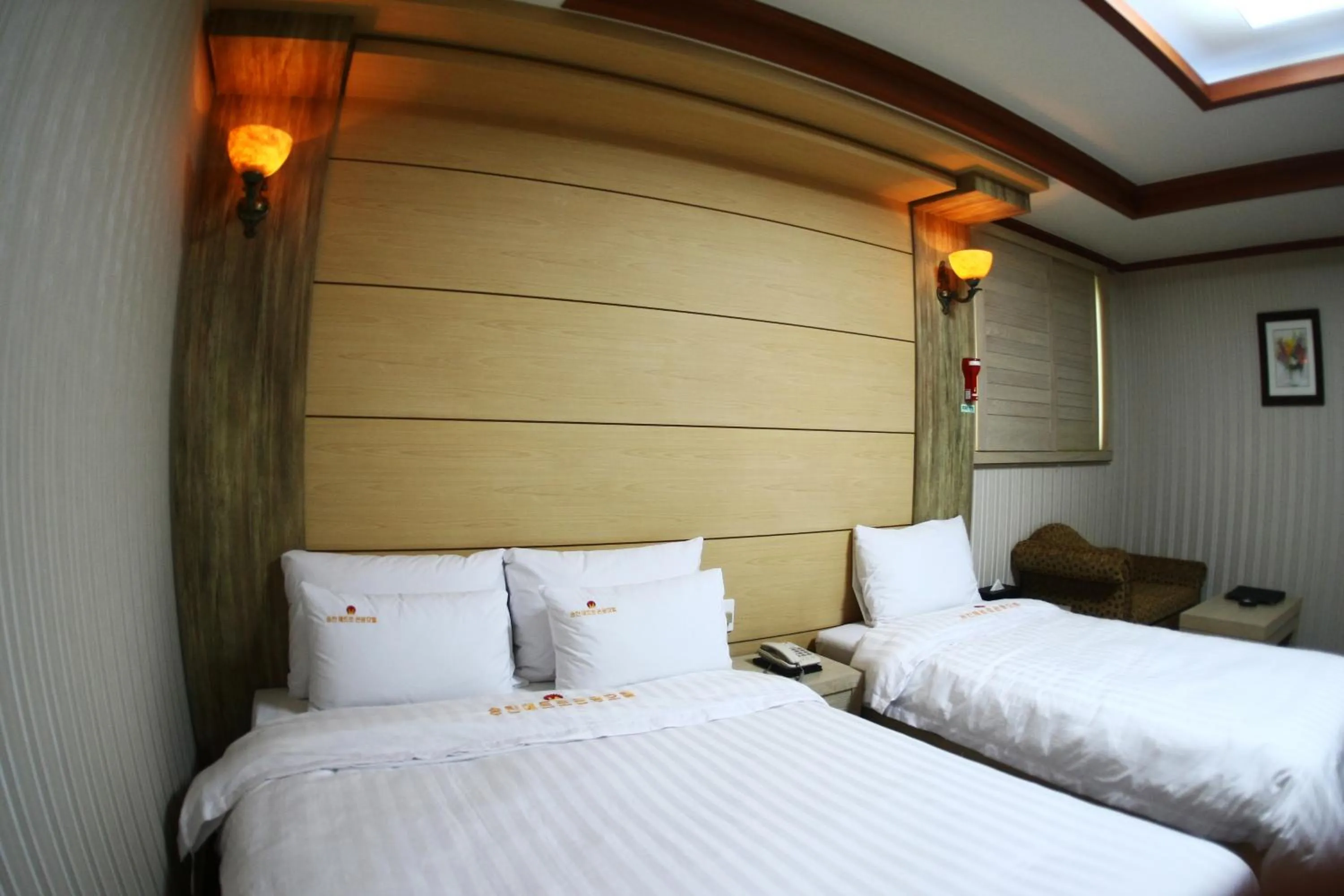 Bed in Metro Pol Tourist Hotel