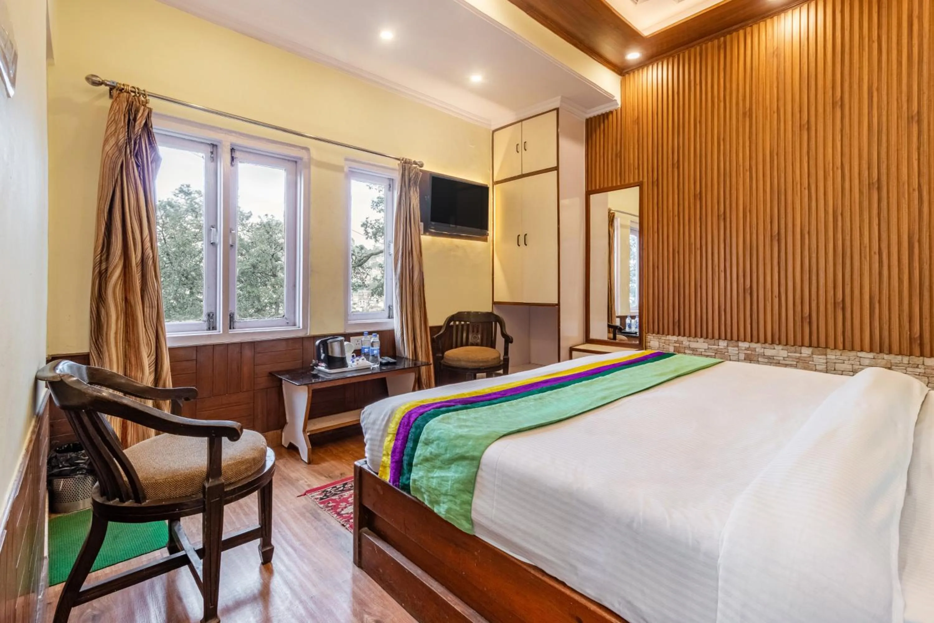 Bedroom, Bed in Treebo Greenland, Mall Road