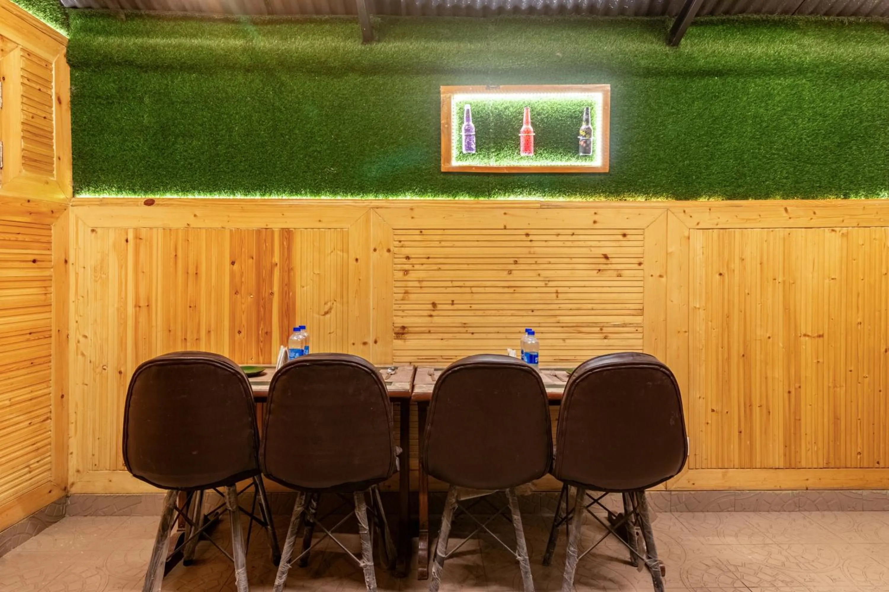 Restaurant/places to eat in Treebo Greenland, Mall Road