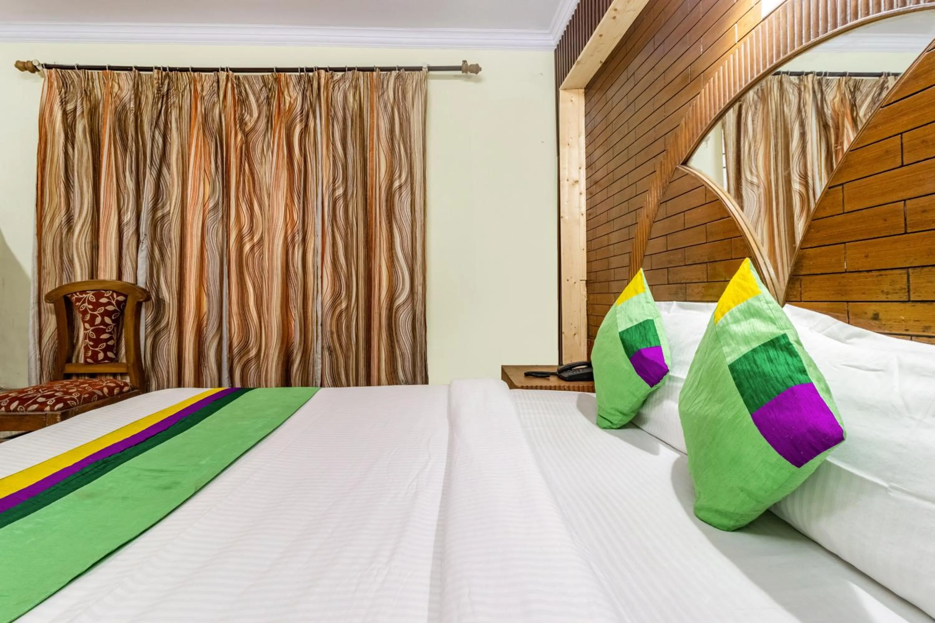 Bedroom, Bed in Treebo Greenland, Mall Road