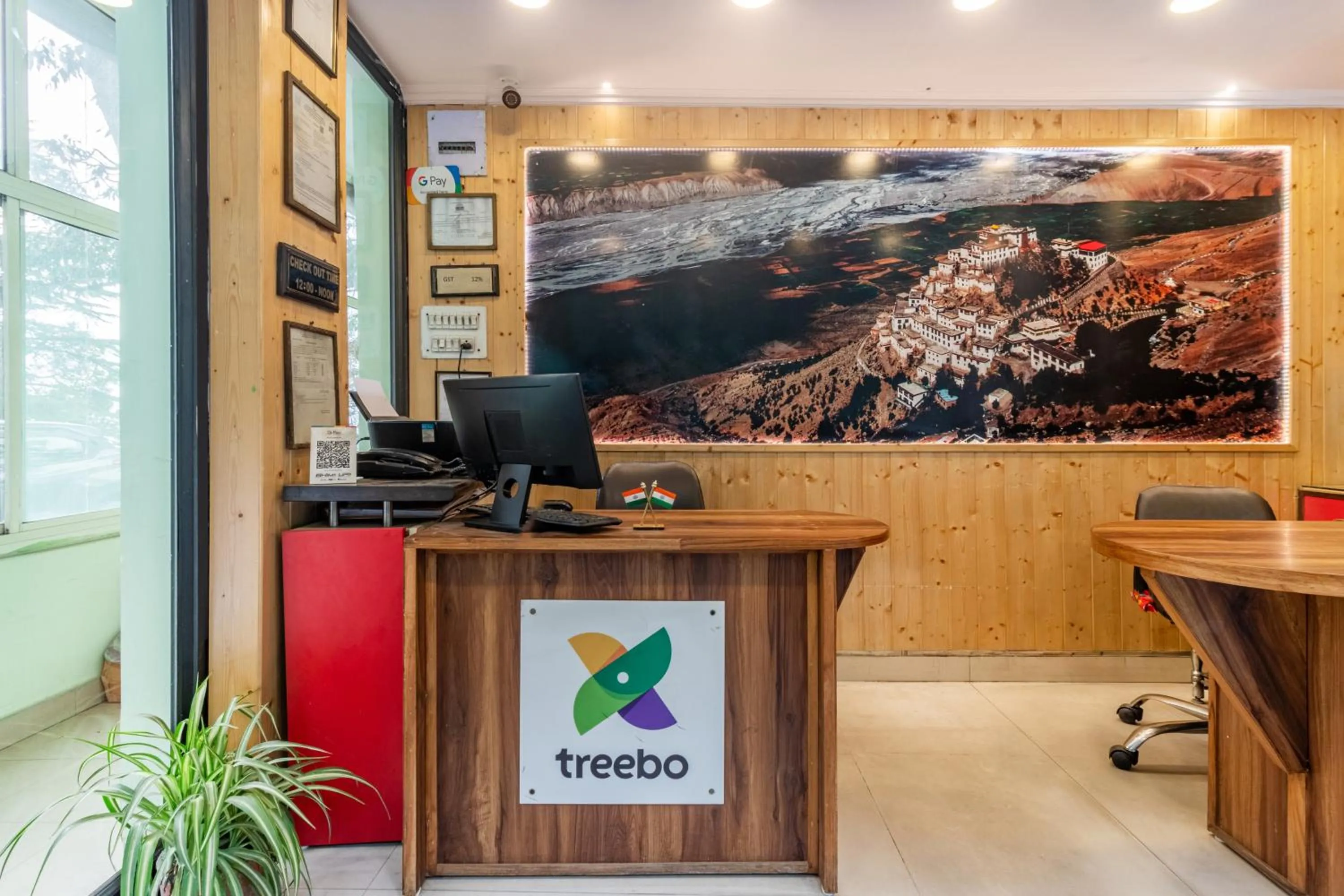 Lobby or reception in Treebo Greenland, Mall Road