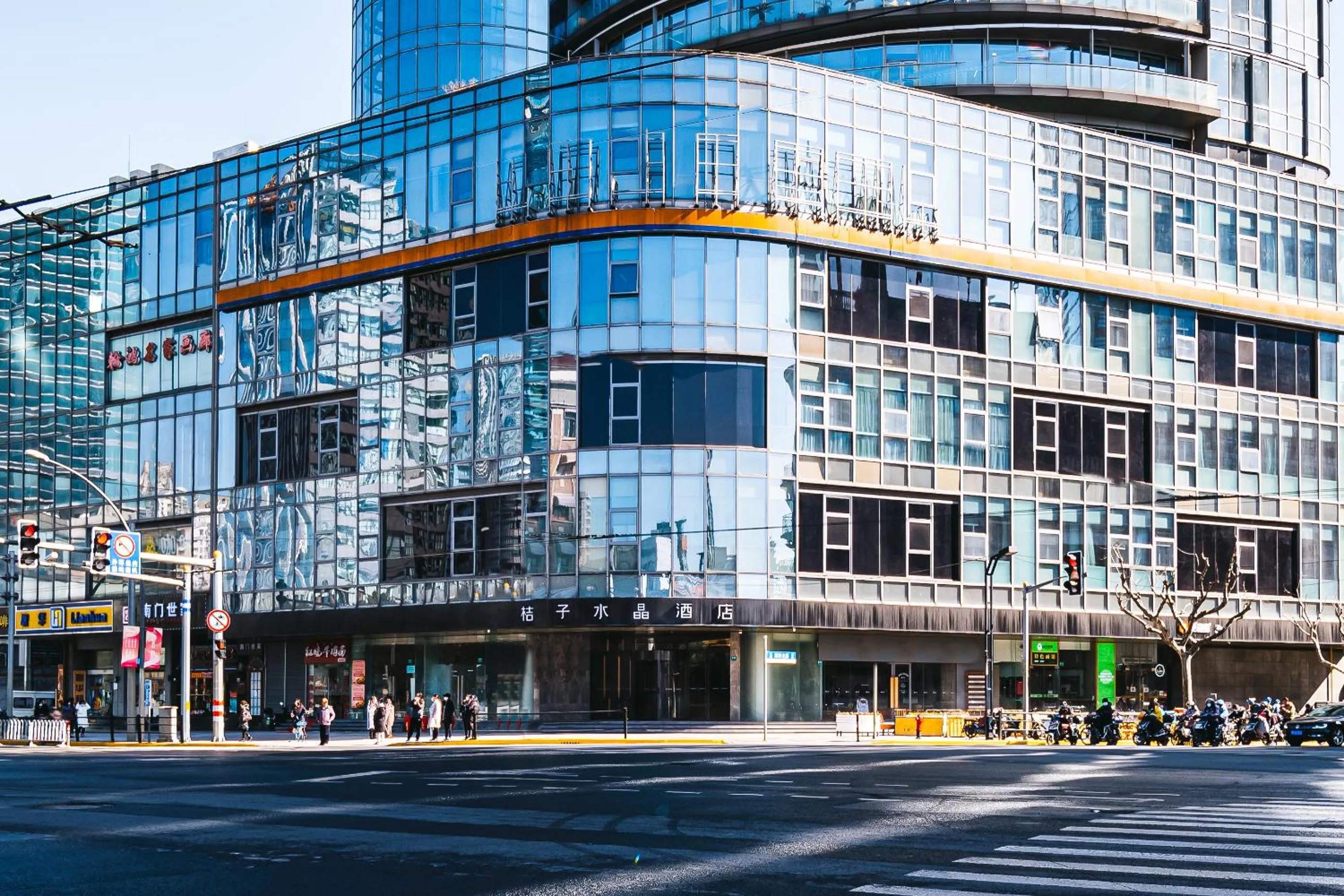 Property building in Crystal Hotel Shanghai North Sichuan Road on the Bund