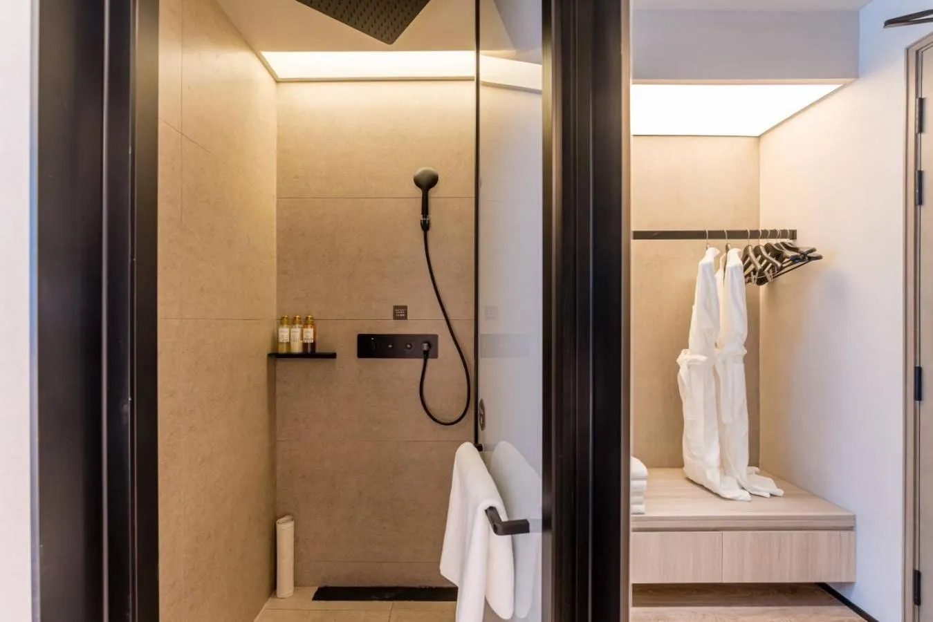 Shower in Crystal Hotel Shanghai North Sichuan Road on the Bund