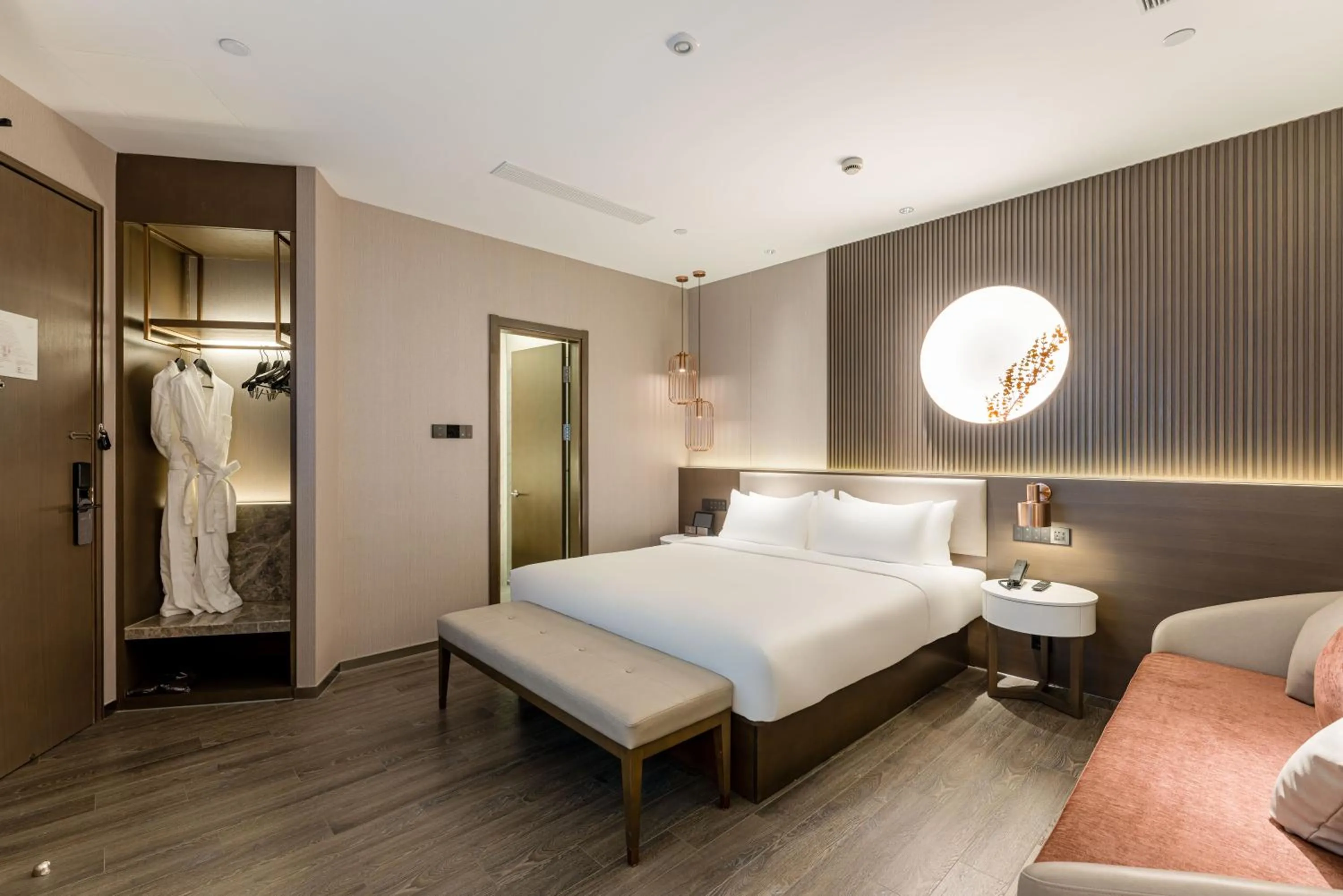 Superior Queen Room - single occupancy in Crystal Hotel Shanghai North Sichuan Road on the Bund