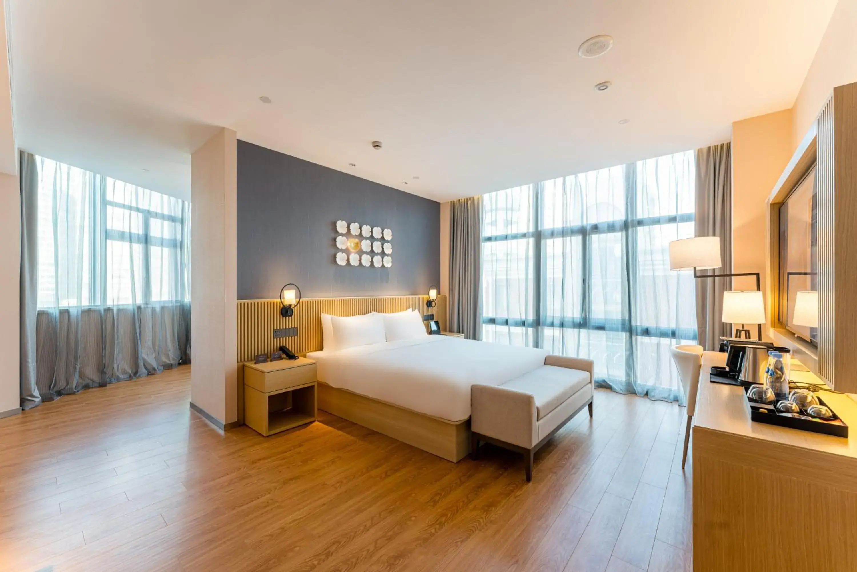 Bedroom, Bed in Crystal Hotel Shanghai North Sichuan Road on the Bund Bedroom, Bed in Crystal Hotel Shanghai North Sichuan Road on the Bund