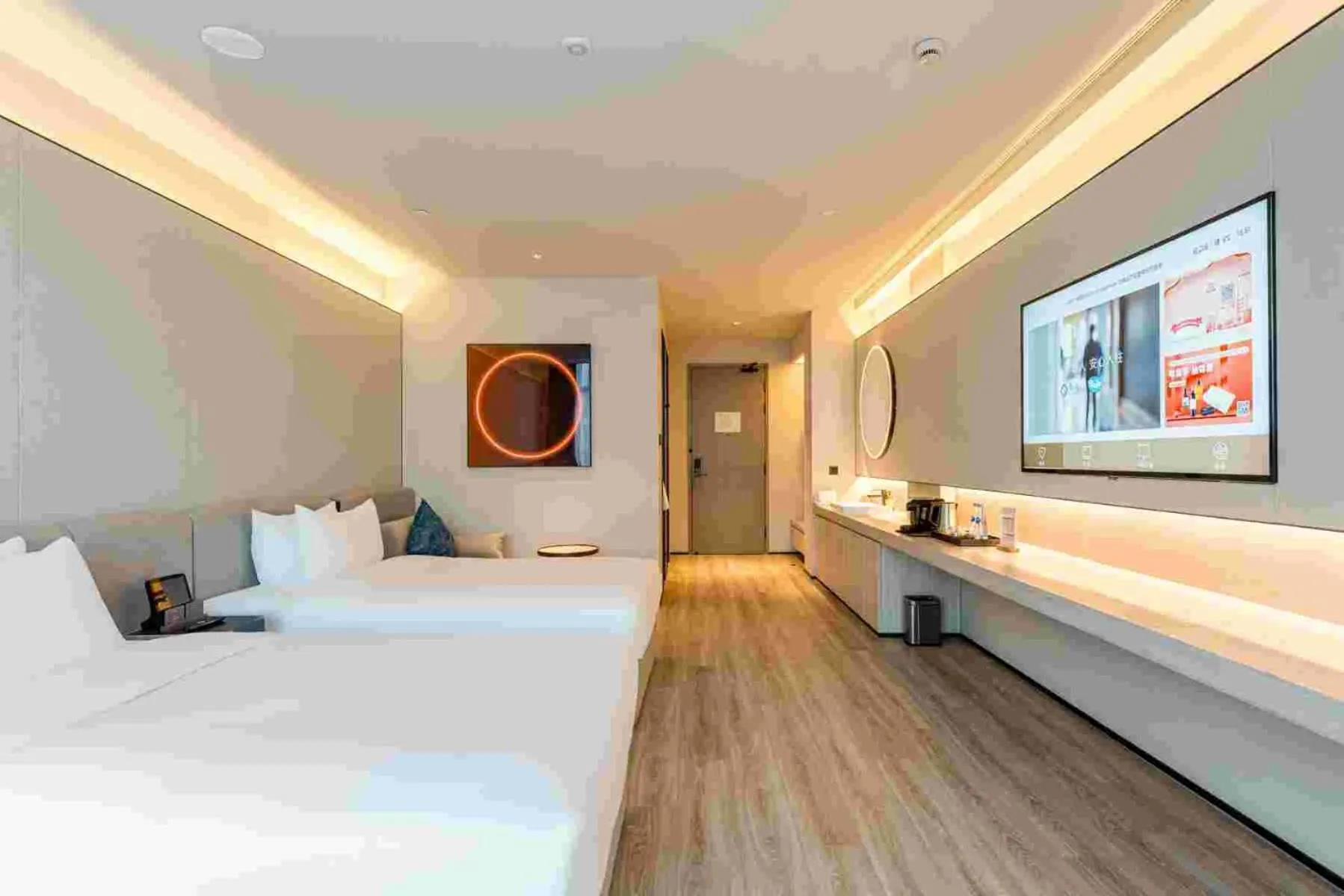 Bed in Crystal Hotel Shanghai North Sichuan Road on the Bund