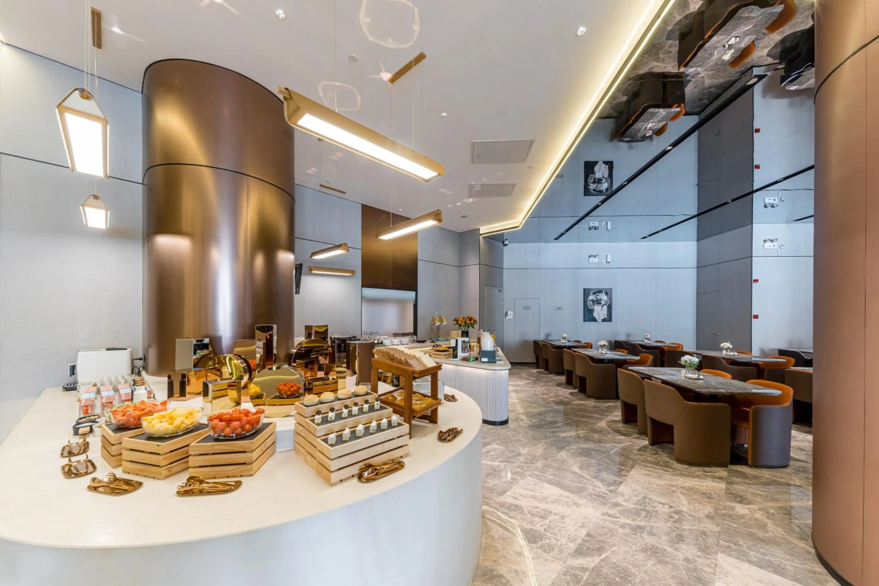 Breakfast in Crystal Hotel Shanghai North Sichuan Road on the Bund