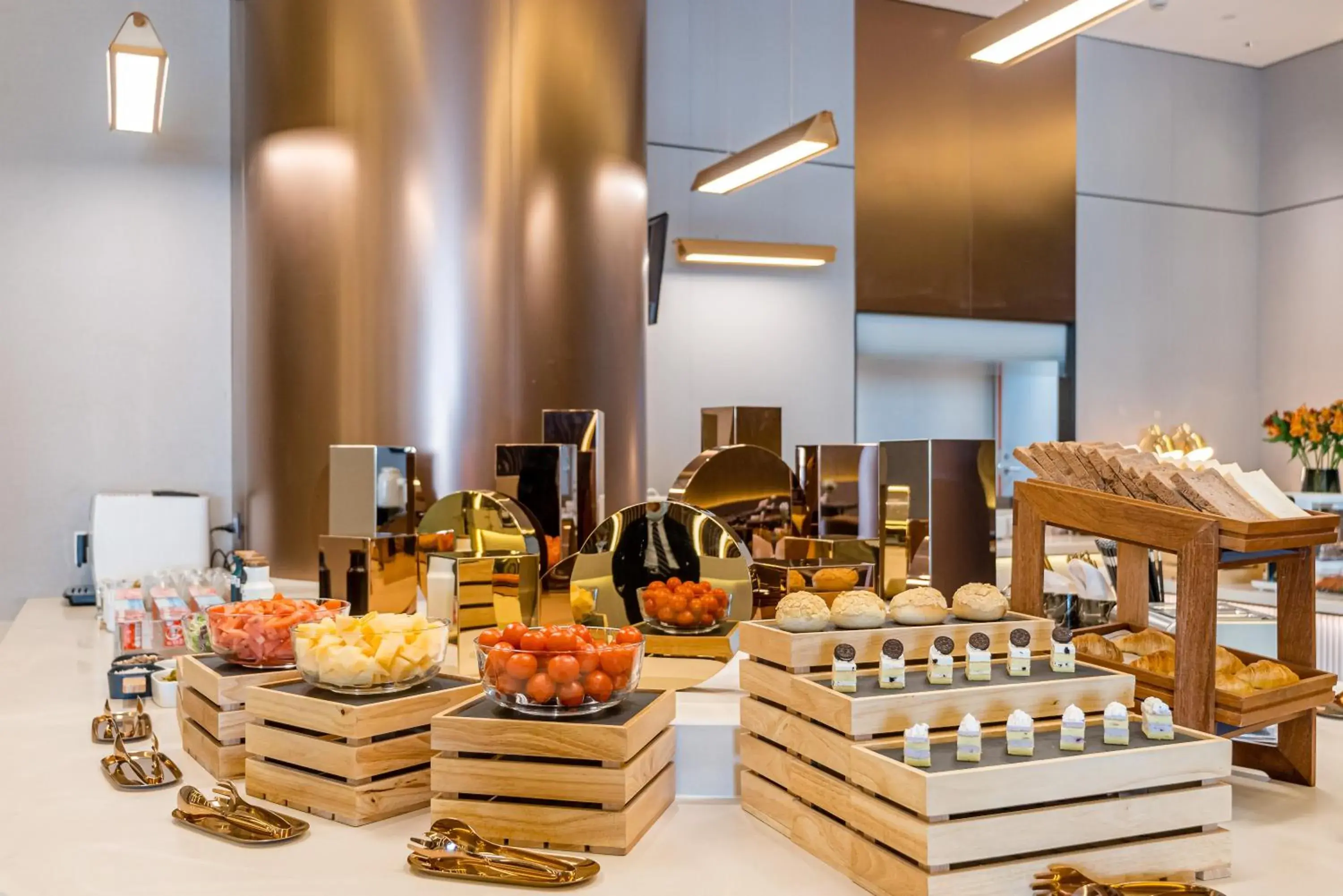 Restaurant/places to eat in Crystal Hotel Shanghai North Sichuan Road on the Bund Restaurant/places to eat in Crystal Hotel Shanghai North Sichuan Road on the Bund